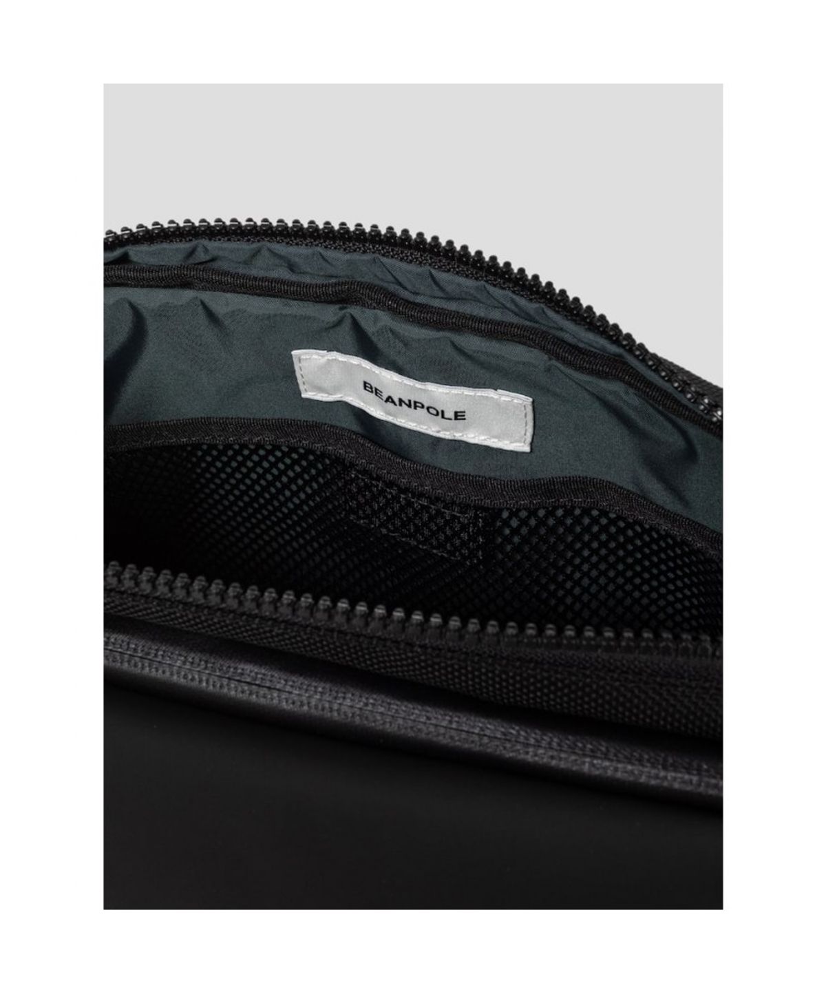빈폴 액세서리(BEANPOLE ACCESSORY) 디노 매트 가로메신저  블랙
