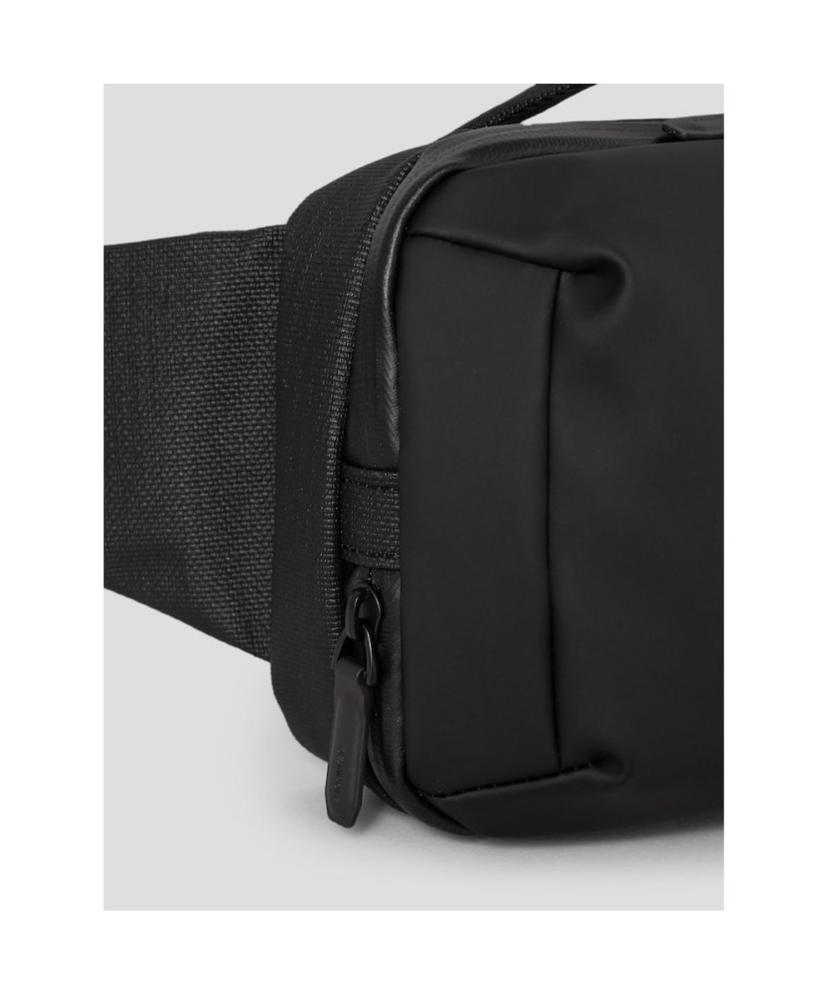 빈폴 액세서리(BEANPOLE ACCESSORY) 디노 매트 슬링백  블랙