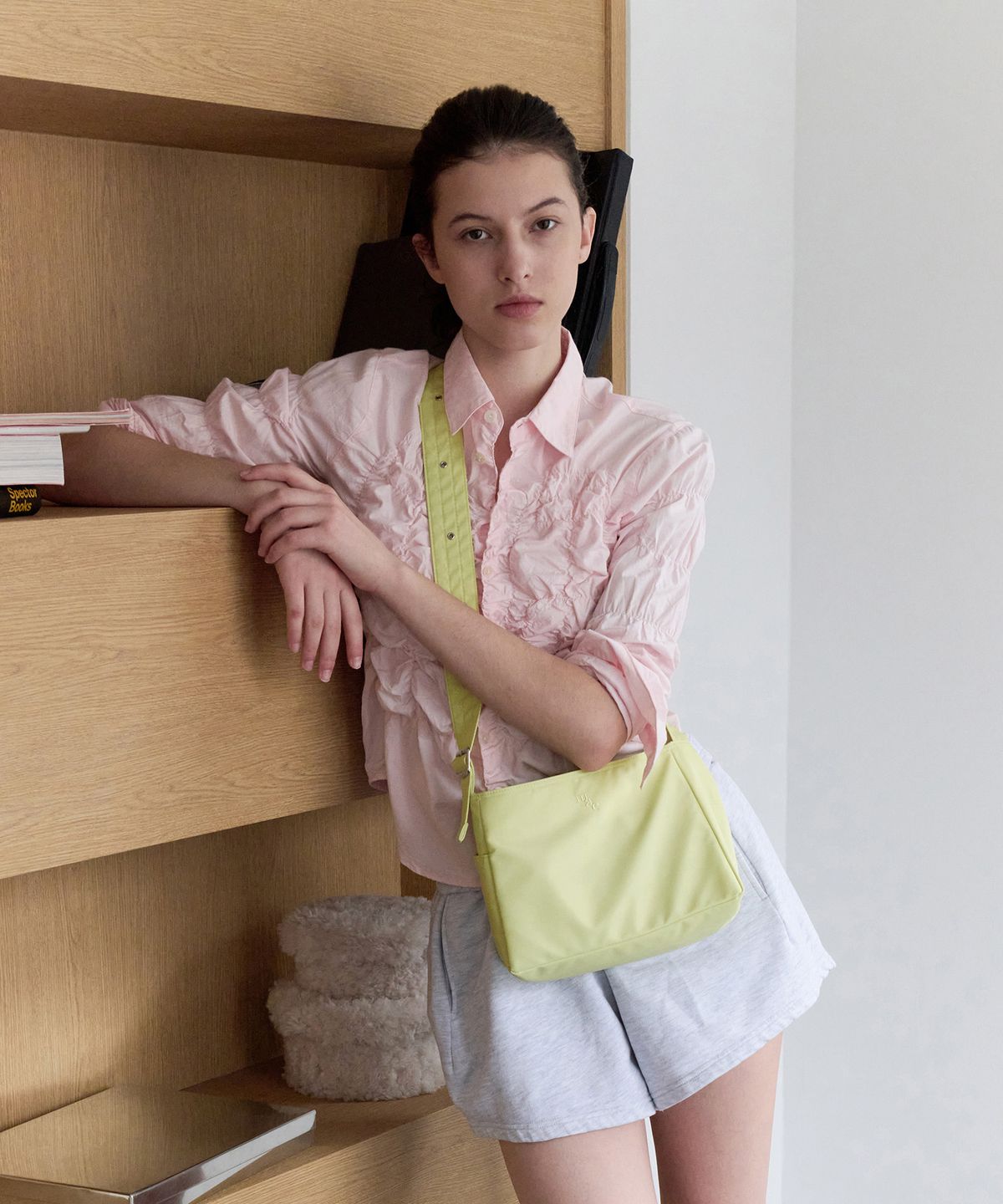 무쿠앤에보니(MUCU AND EBONY) Comfy Mini Cross Bag _ Lime