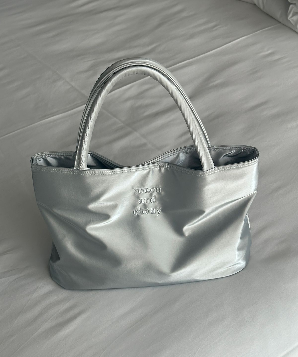 무쿠앤에보니(MUCU AND EBONY) Near Tote Bag _ Silver
