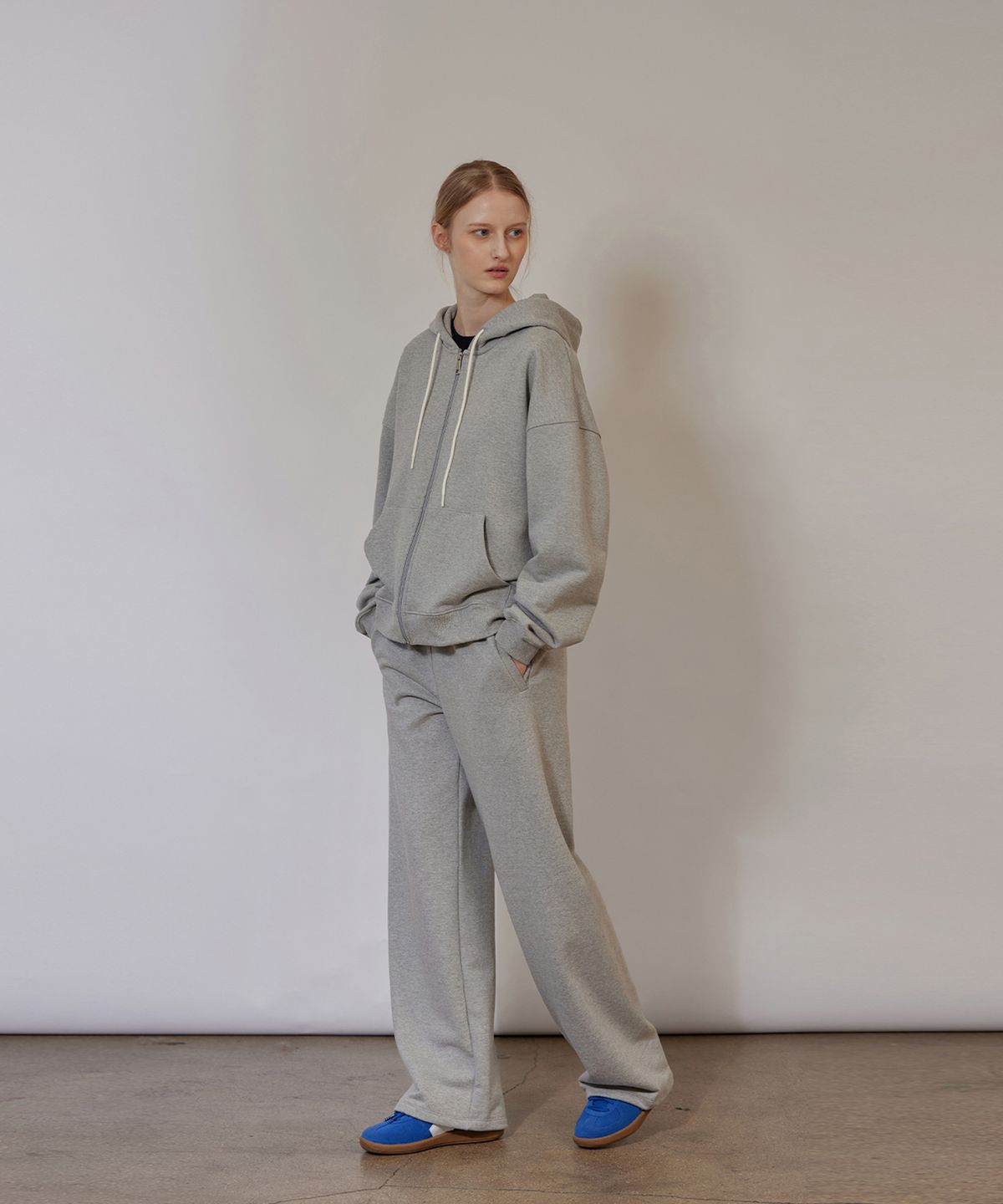 퀸스래빗(Q'SRB) Easy-up Straight Fit Sweatpants