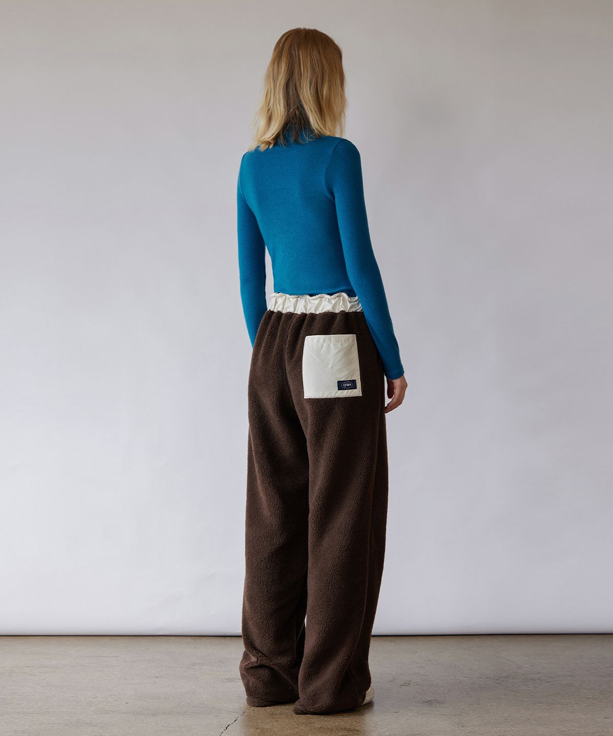 퀸스래빗(Q'SRB) Fluffy Color Block Drawstring Sweatpants