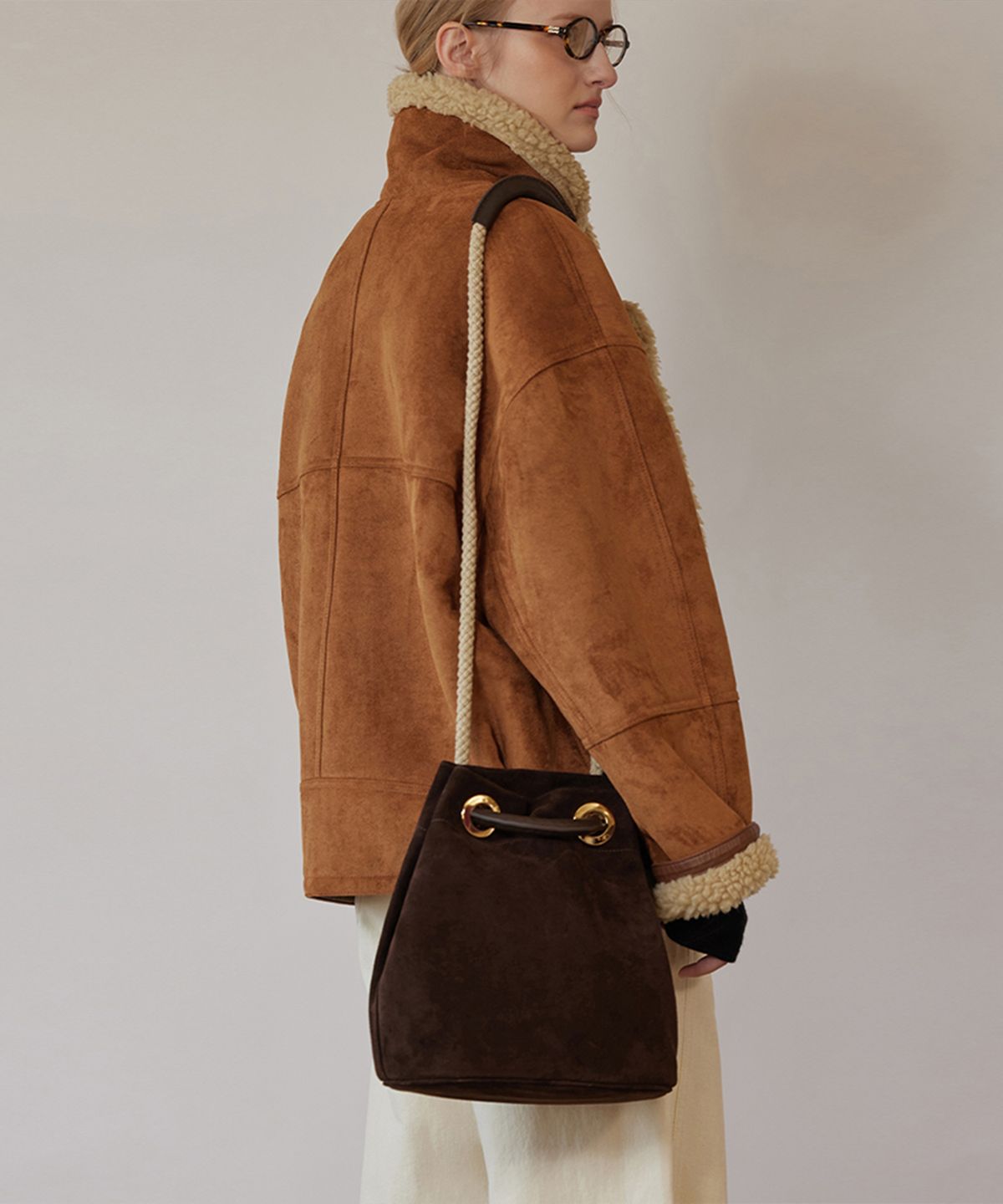 퀸스래빗(Q'SRB) QSRB Lambskin Suede Bucket Bag