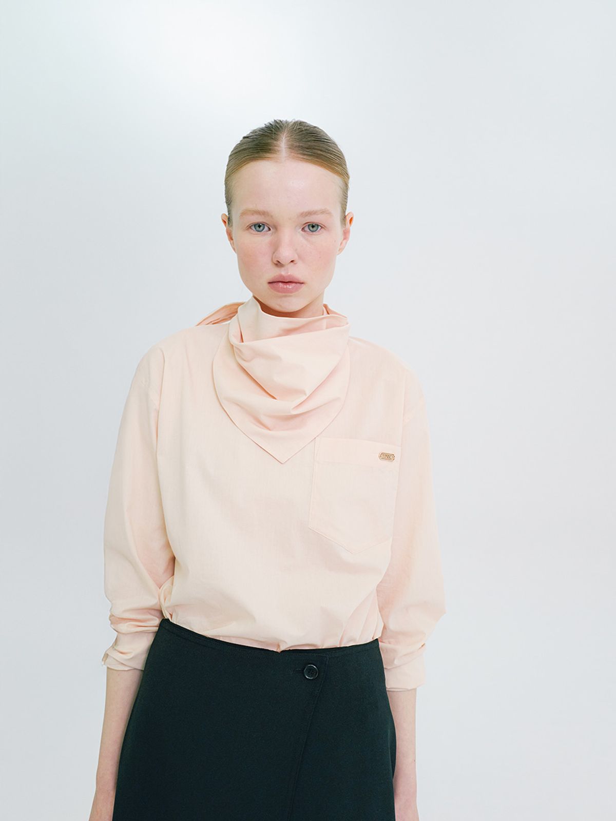 엘유브이엠(LUVM) DETACHABLE SCARF BLOUSE_LIGHT PINK