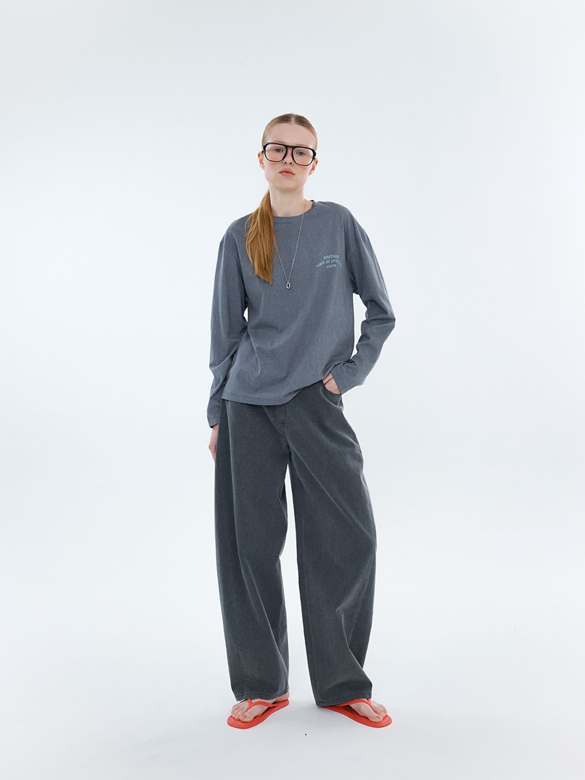 엘유브이엠(LUVM) CURVED DENIM PANTS_GRAY