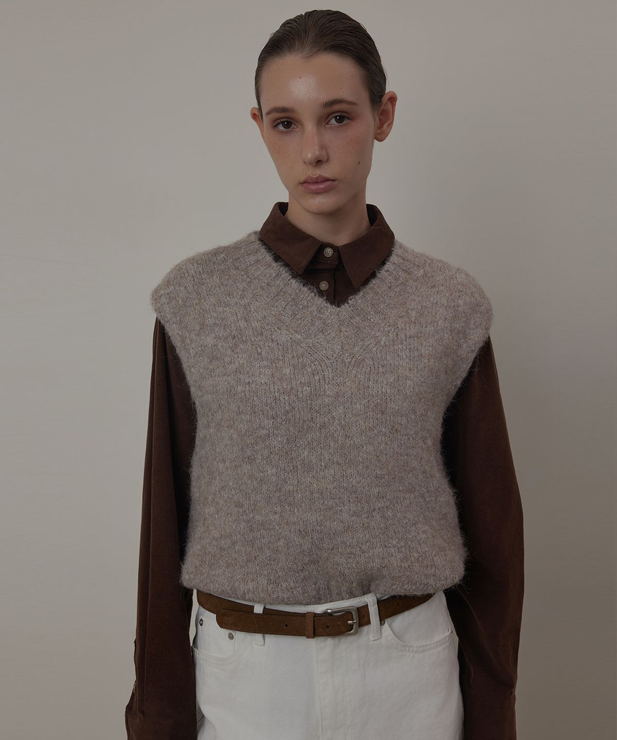 퀸스래빗(Q'SRB) Hairy V-neck Knit Vest