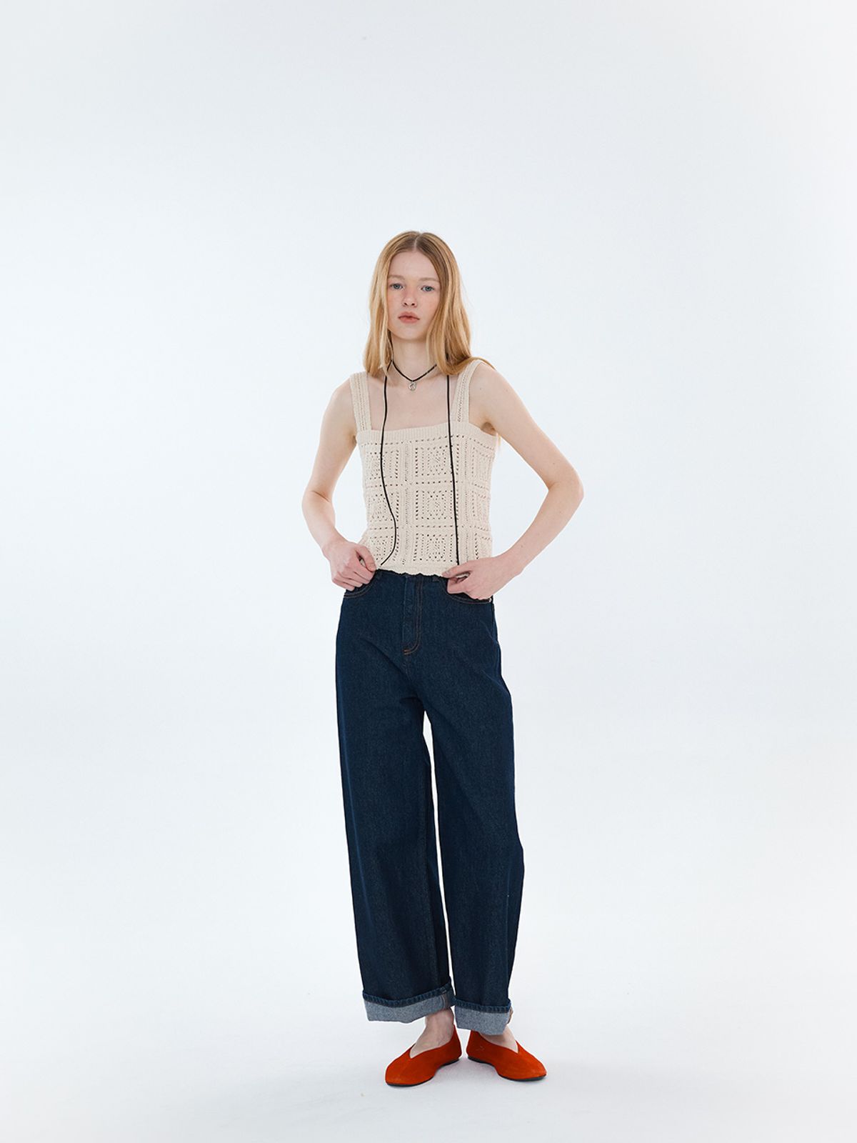 엘유브이엠(LUVM) SCALLOP BACK BUTTON KNIT BUSTIER_CREAM