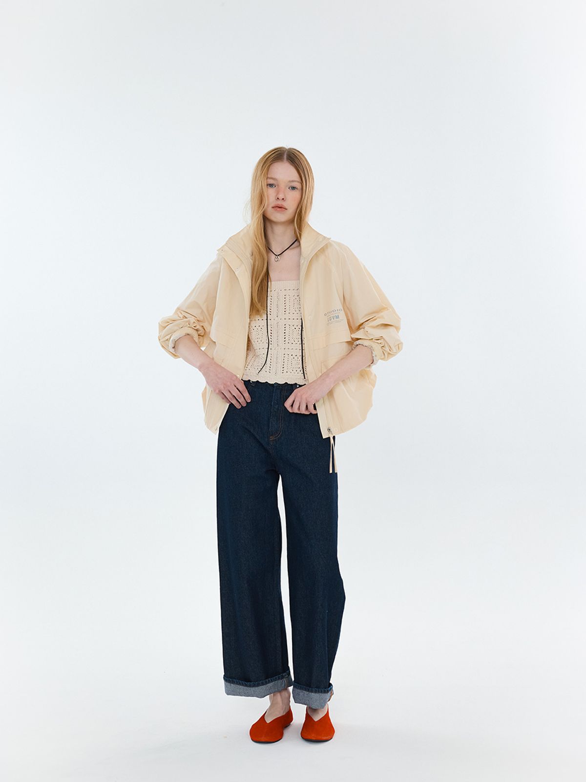 엘유브이엠(LUVM) SCALLOP BACK BUTTON KNIT BUSTIER_CREAM