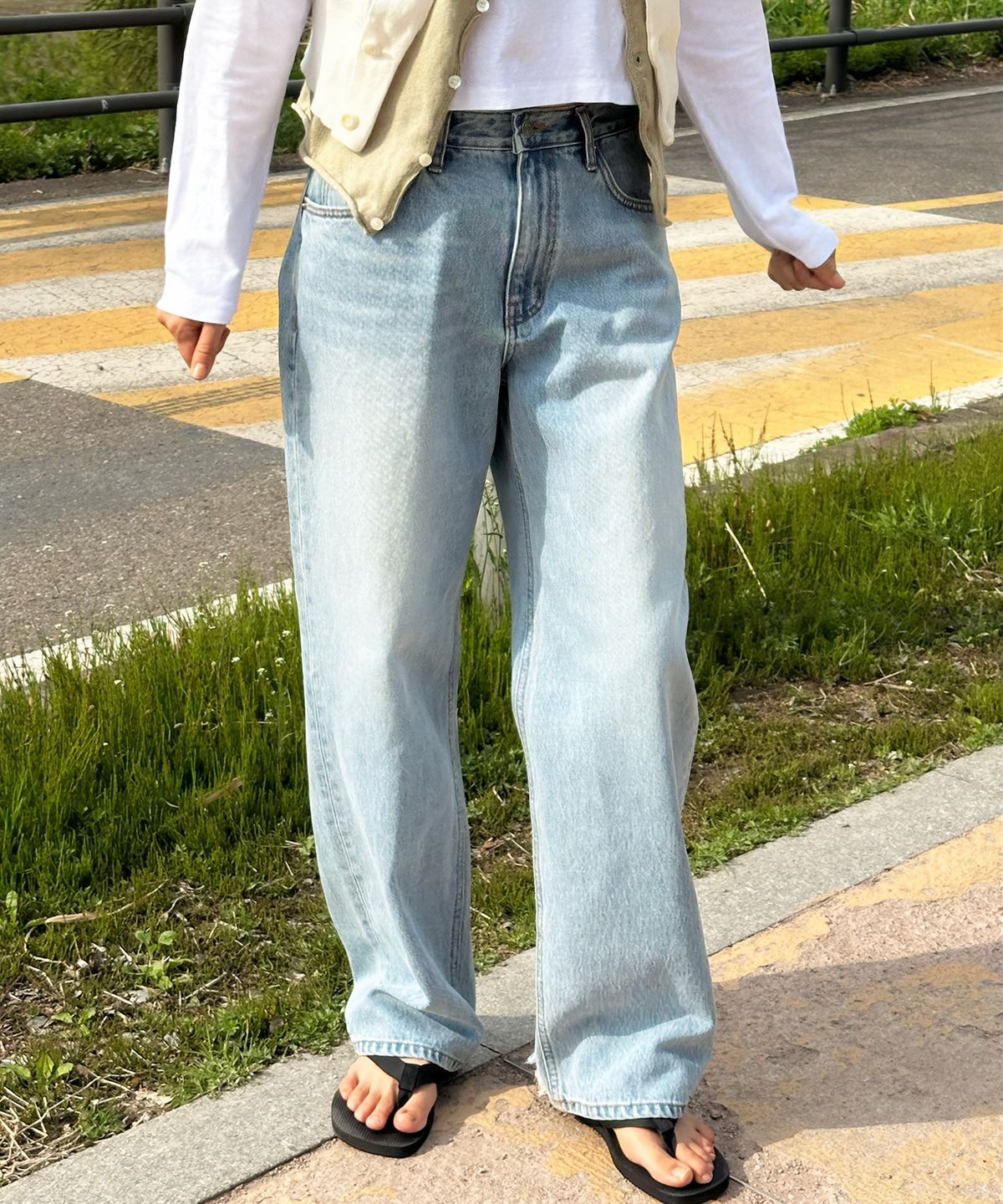 플라비즘(PLAVISM) Women PLVM Loose Fit Denim - Pale Blue