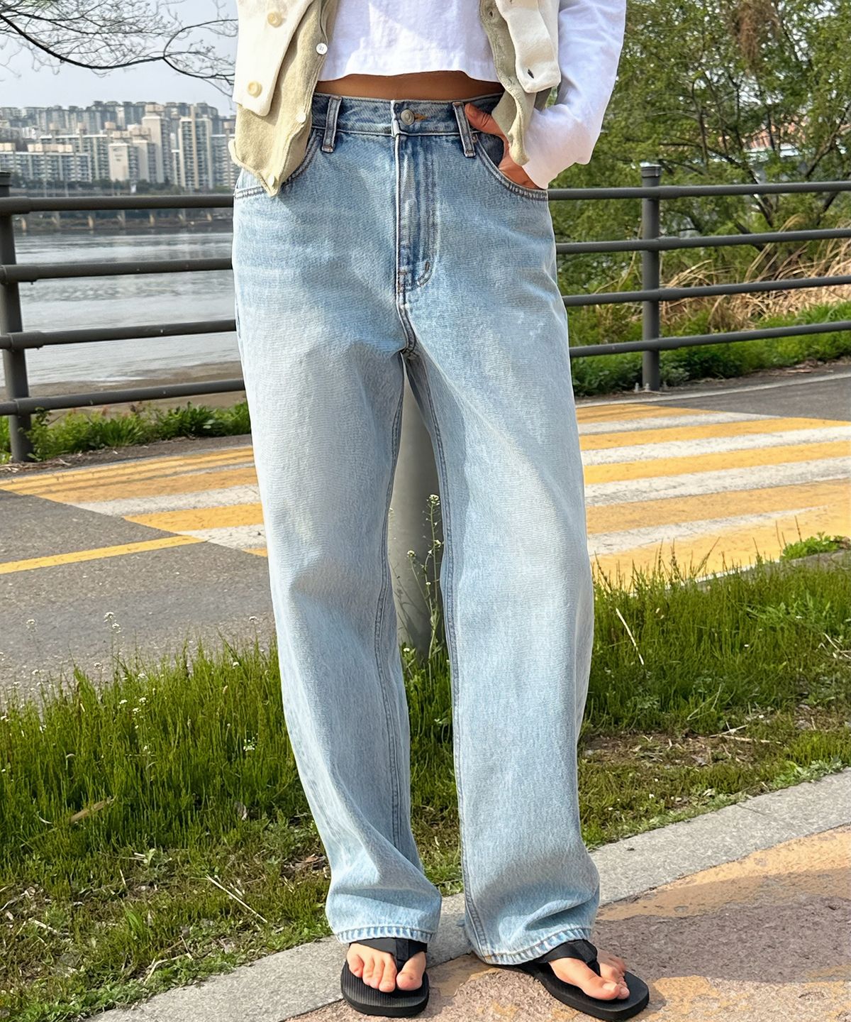 플라비즘(PLAVISM) Women PLVM Loose Fit Denim - Pale Blue