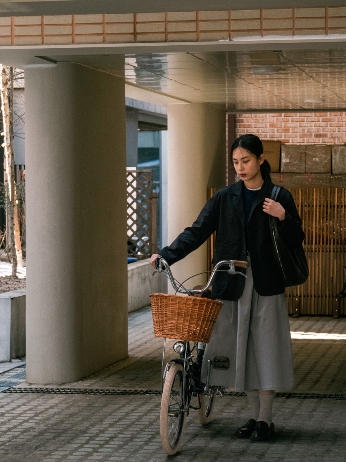 해브해드(HAVEHAD) 우먼 릴랙스드 플레어 치노 스커트 (블루 그레이)