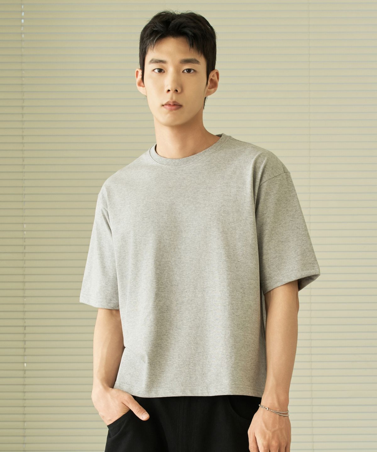 효지(HYOJI) 26 SS 루즈핏 칠부 크롭 티셔츠 (3컬러)