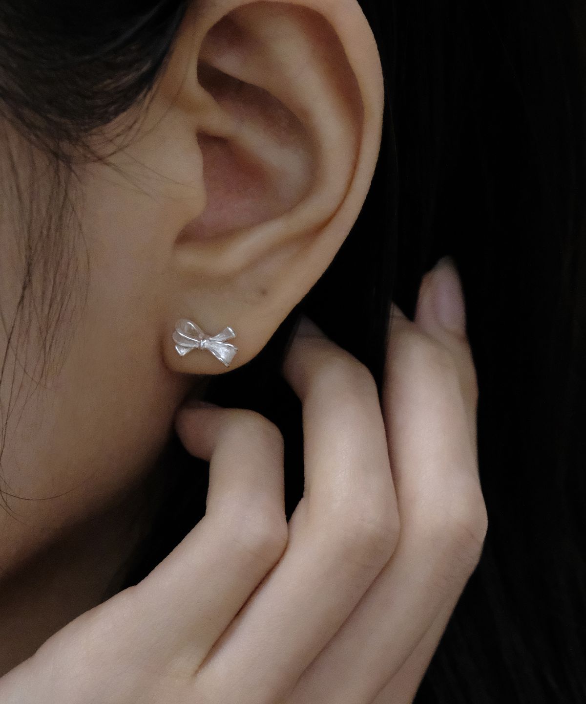 포에트리하우스(POETRYHAUS) CLASSY RIBBON EARRINGS