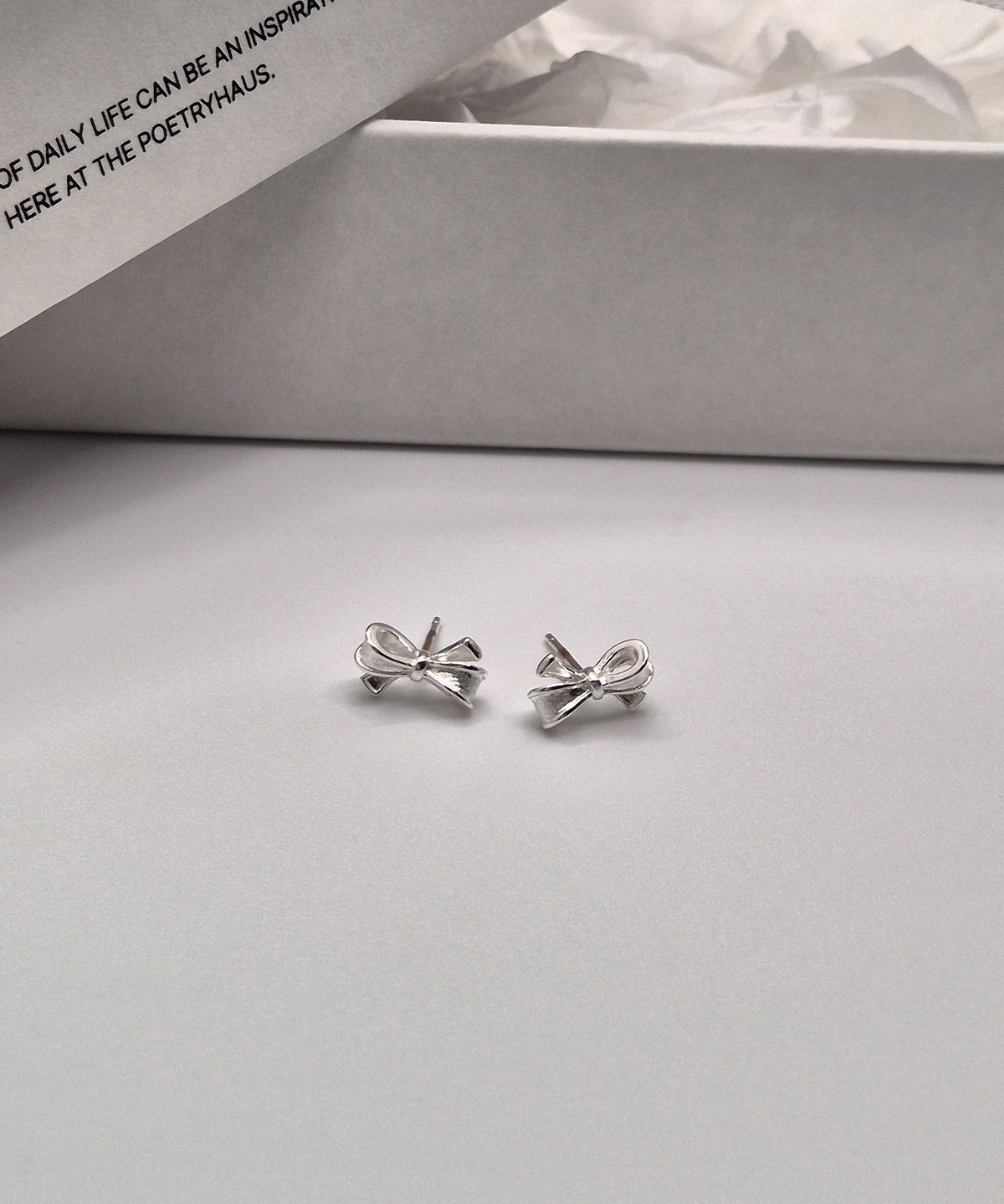 포에트리하우스(POETRYHAUS) CLASSY RIBBON EARRINGS