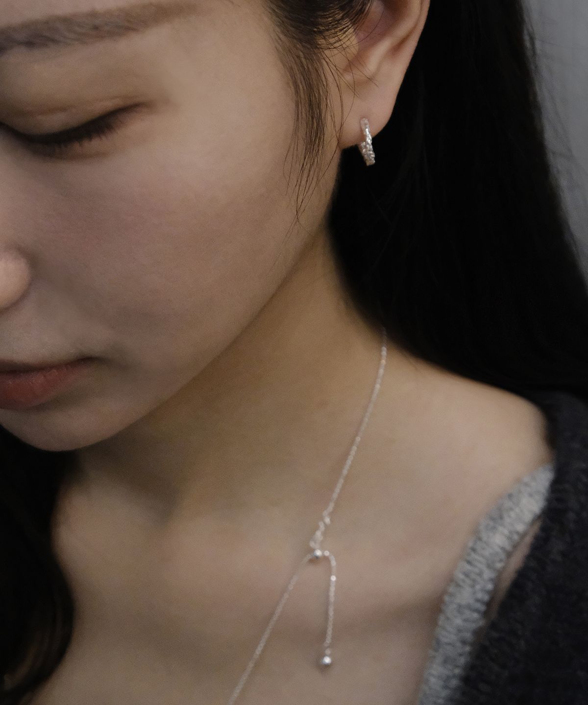 포에트리하우스(POETRYHAUS) RIPPLE HOOP EARRINGS