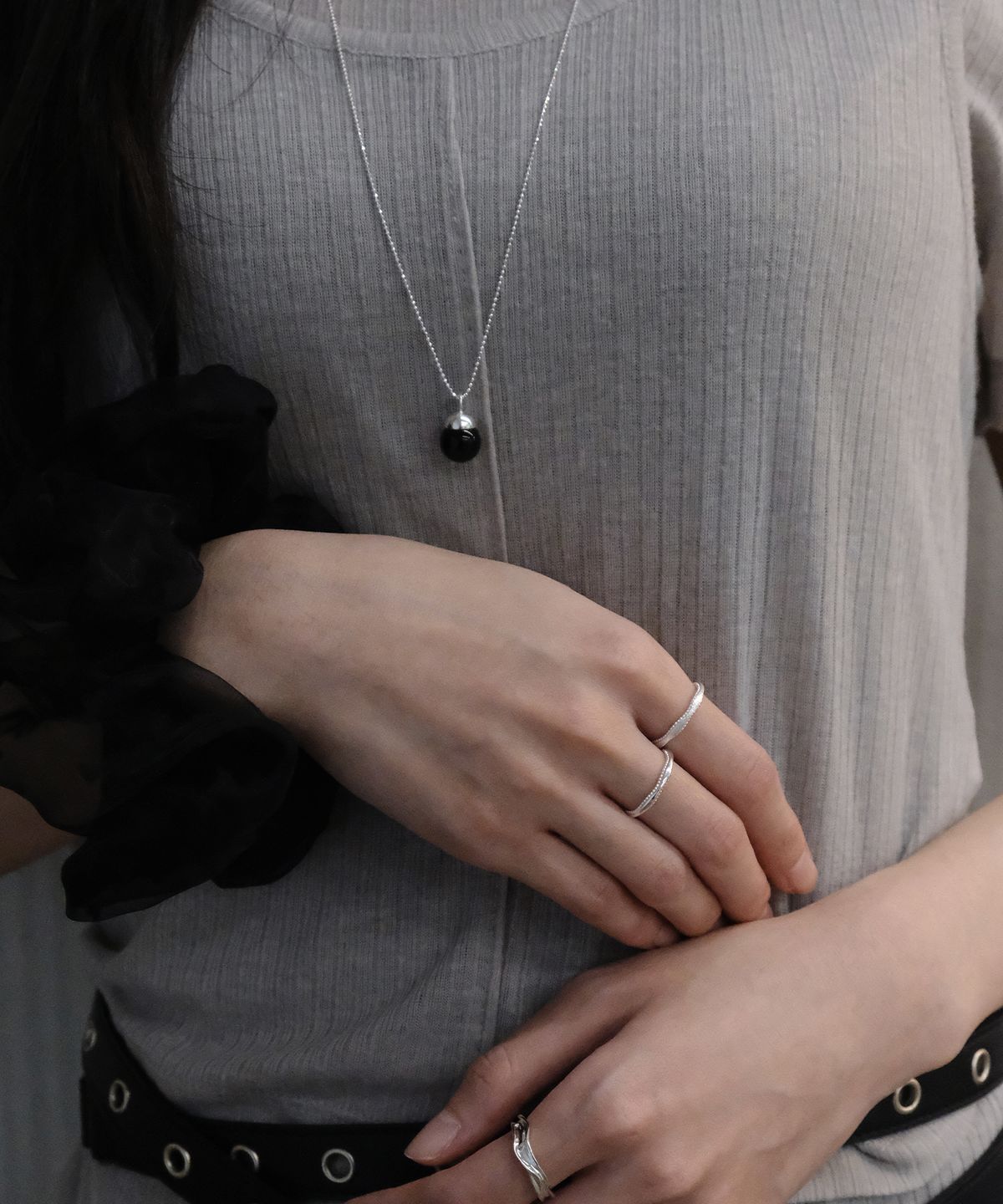 포에트리하우스(POETRYHAUS) BLACK ONYX LONG NECKLACE