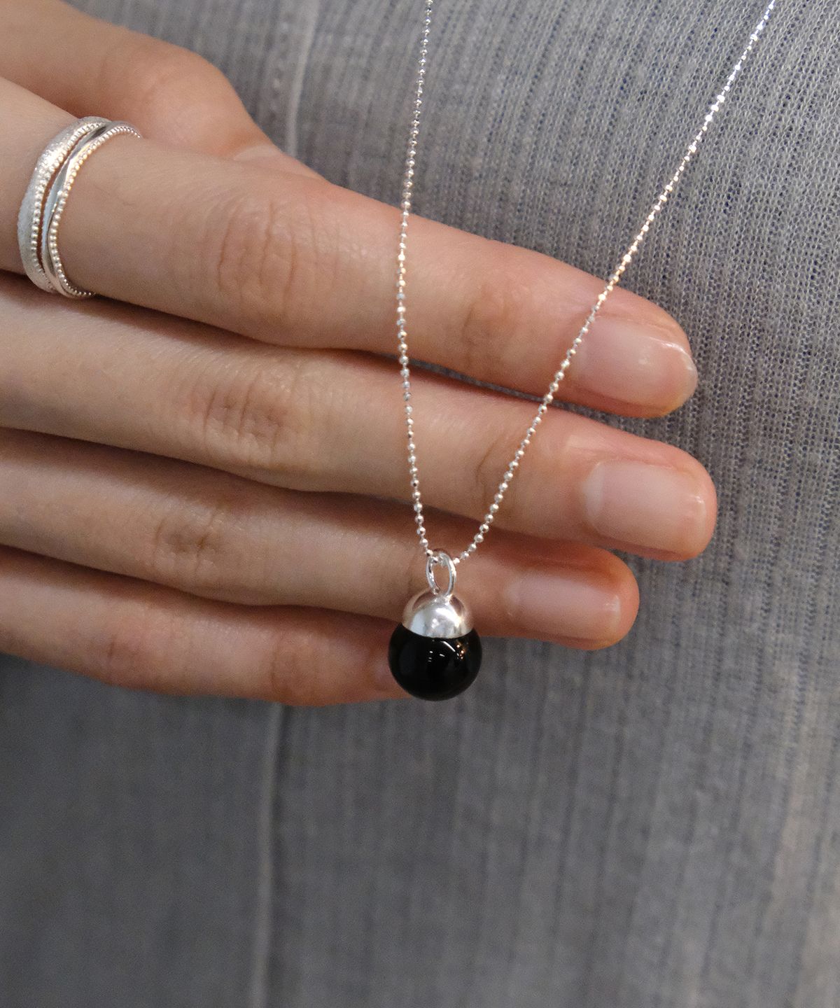 포에트리하우스(POETRYHAUS) BLACK ONYX LONG NECKLACE