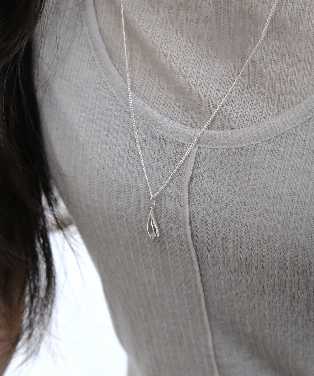포에트리하우스(POETRYHAUS) WATERDROP LONG NECKLACE