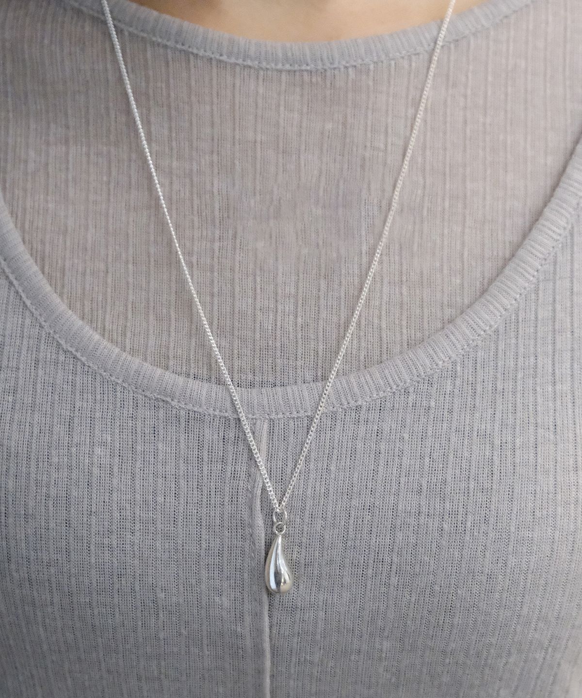 포에트리하우스(POETRYHAUS) WATERDROP LONG NECKLACE