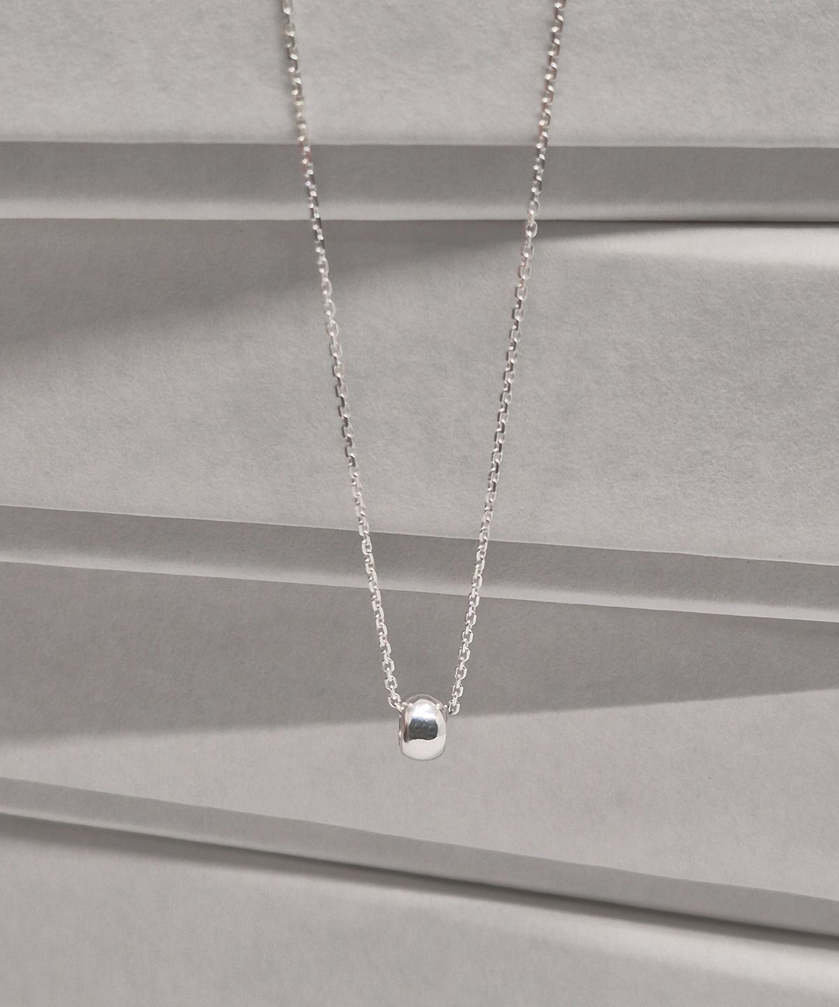 포에트리하우스(POETRYHAUS) TINY DONUT NECKLACE