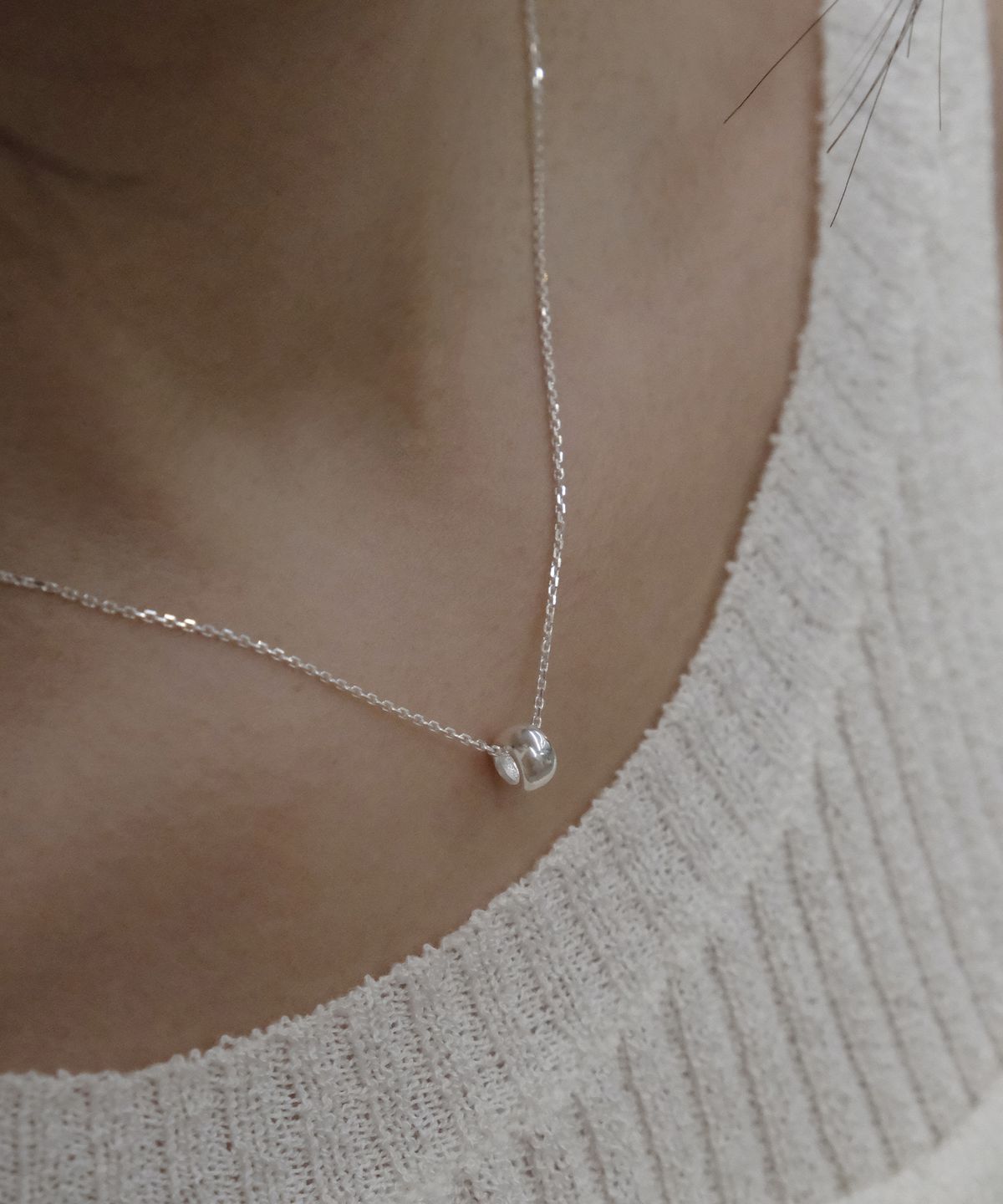 포에트리하우스(POETRYHAUS) TINY DONUT NECKLACE
