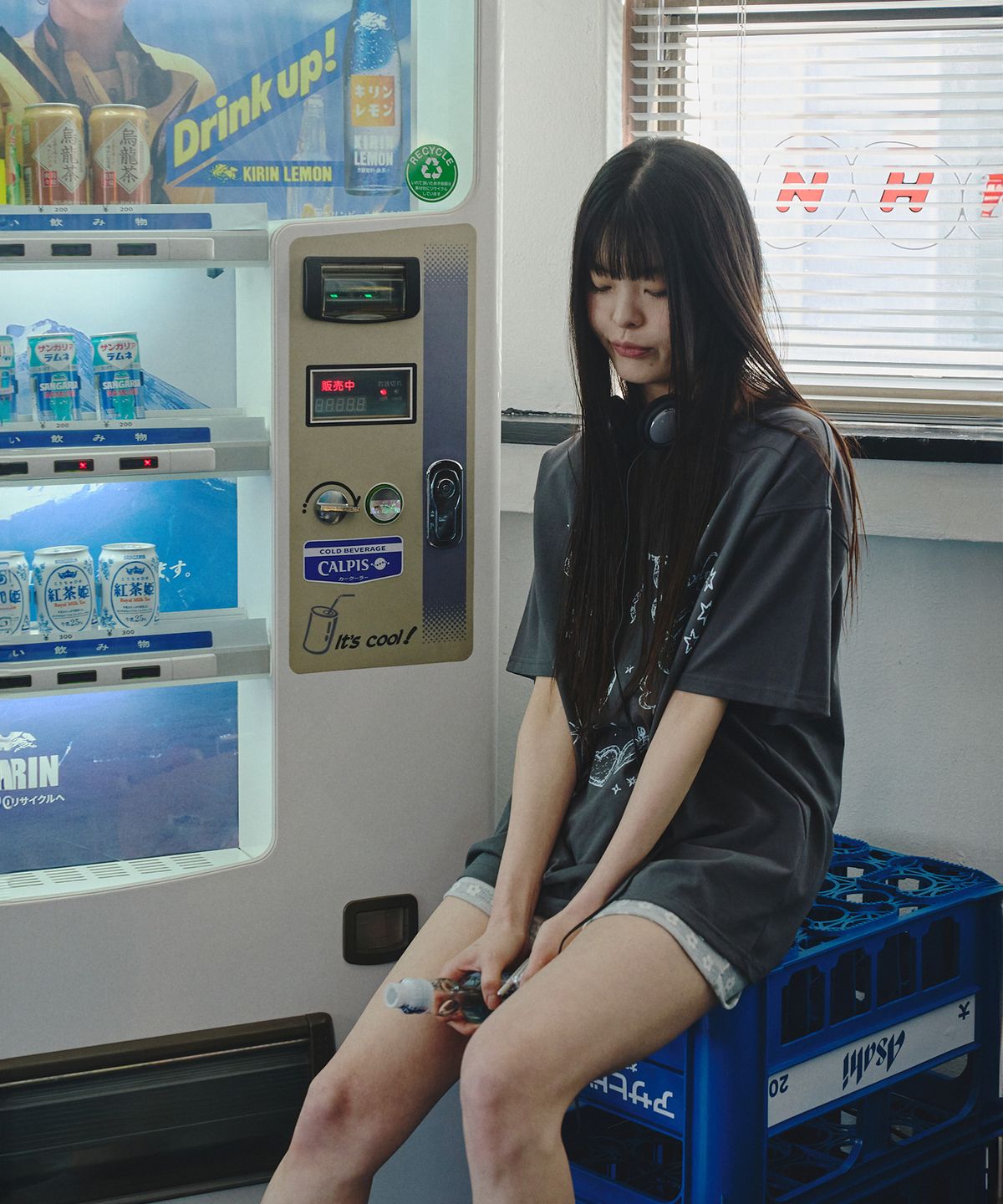 미헤브(MIHEV) 미유 러블리 참 오버핏 반팔 티셔츠 차콜