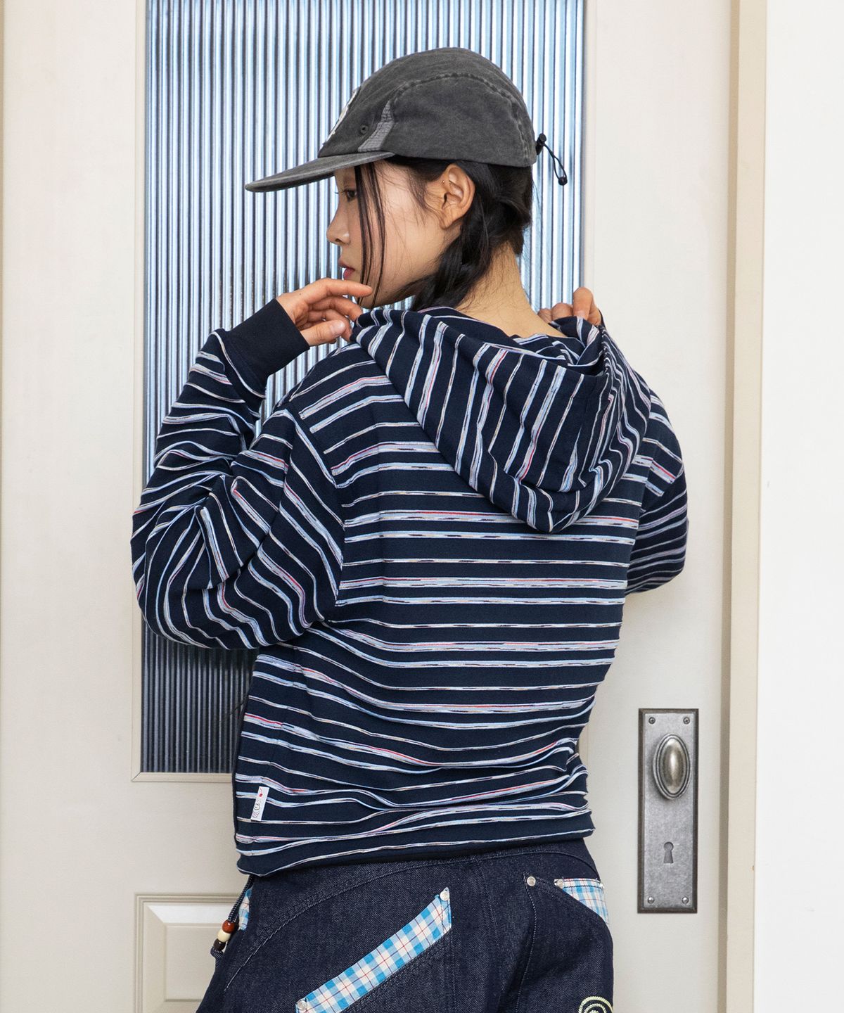 루나키후(RuNaKi'Hu') WXJ047 하루아토 아플리케 스트라이프 후드 집업 (NAVY)