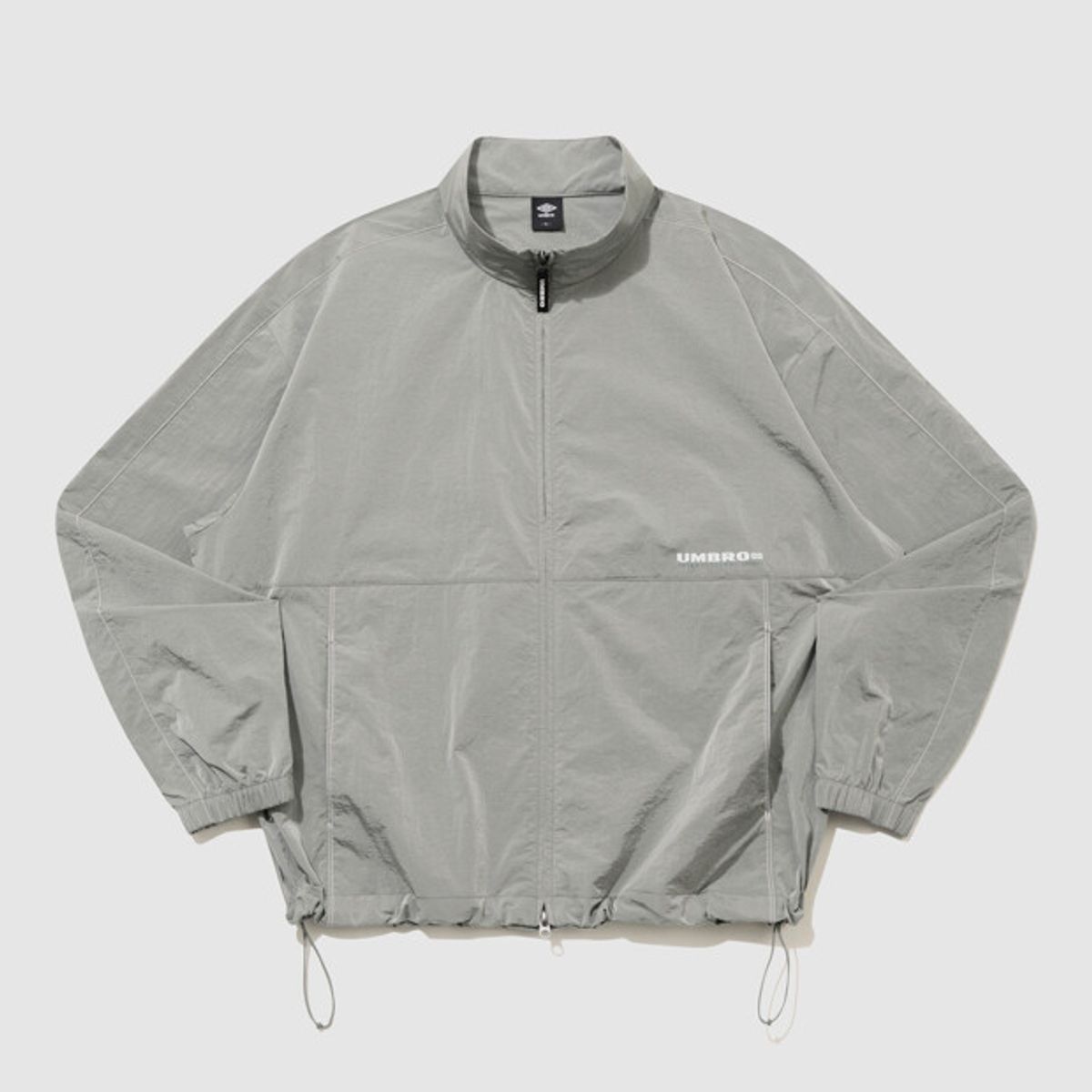 엄브로(UMBRO) 클래식 플러스 스탠넥 바람막이 자켓 카키 UR124CJK33