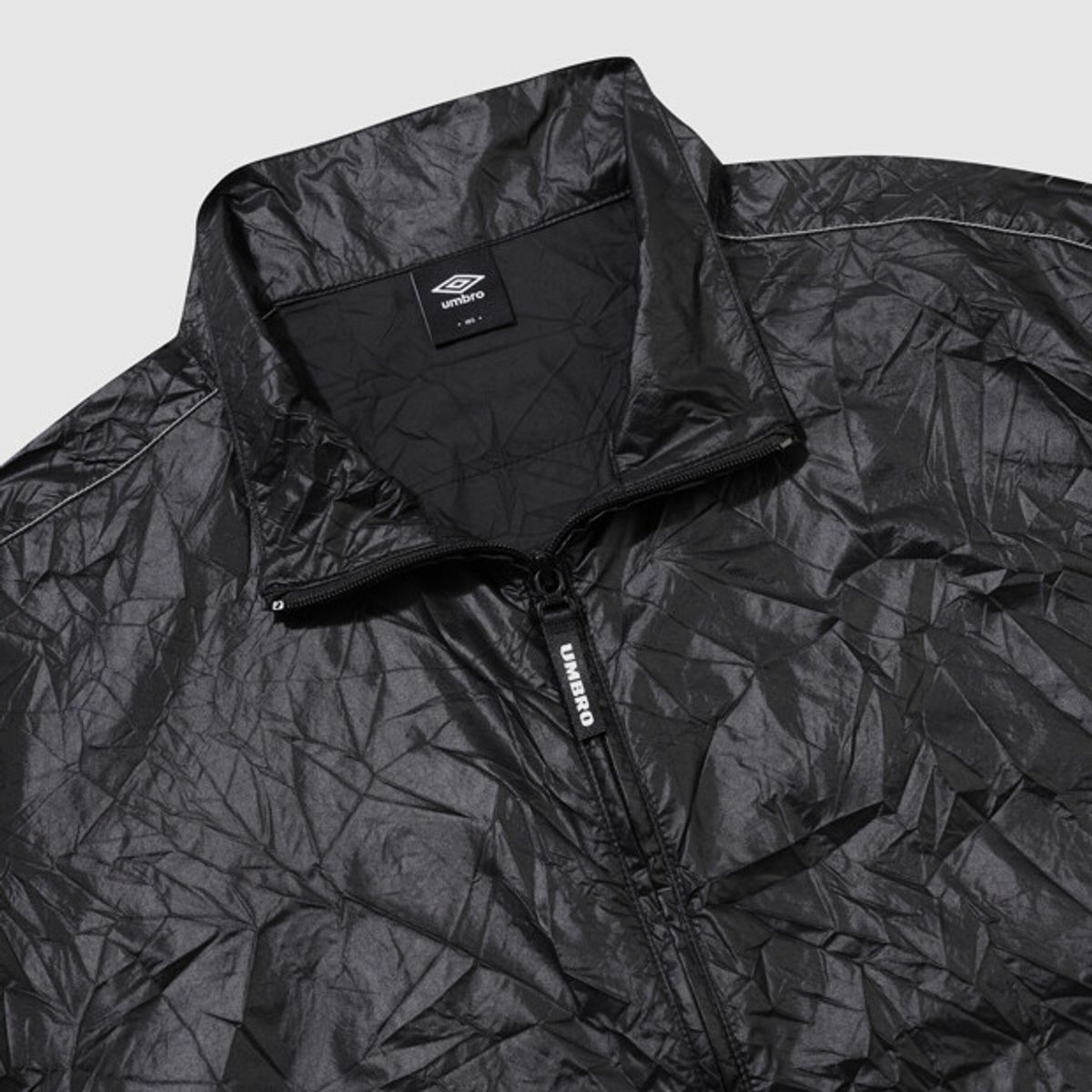 엄브로(UMBRO) 클래식 플러스 스탠넥 바람막이 자켓 블랙 UR124CJK33