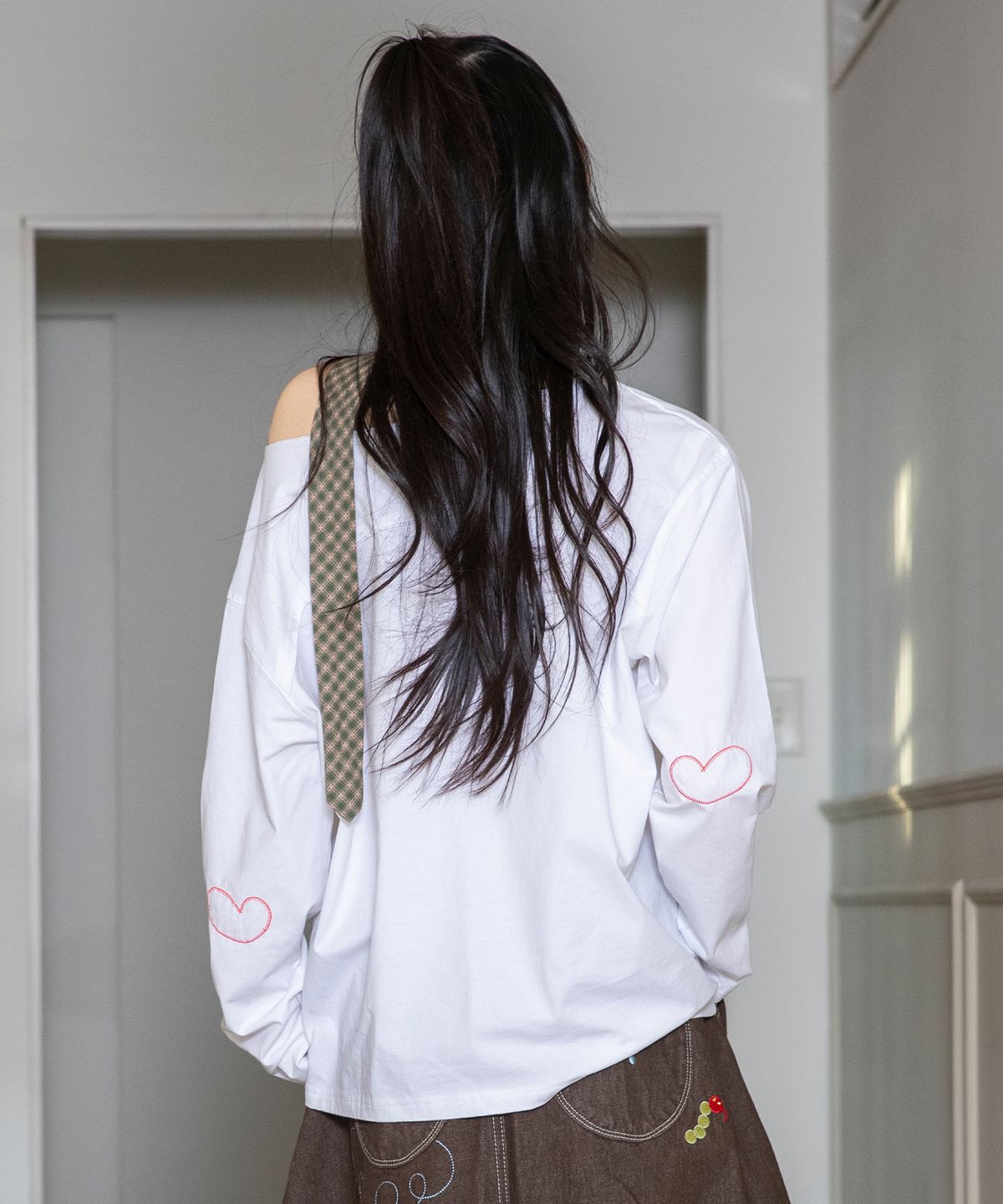 루나키후(RuNaKi'Hu') WXT088 토로리 원숄더 롱슬리브 (WHITE)