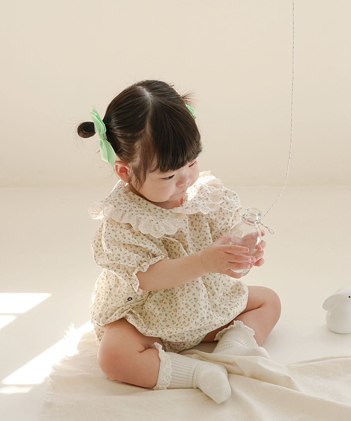 아림클로젯(ARIMCLOSET) 작은 여름 햇살이 귀여운 우리 아가를 닮았죠 - 아기 프릴 카라 바디슈트
