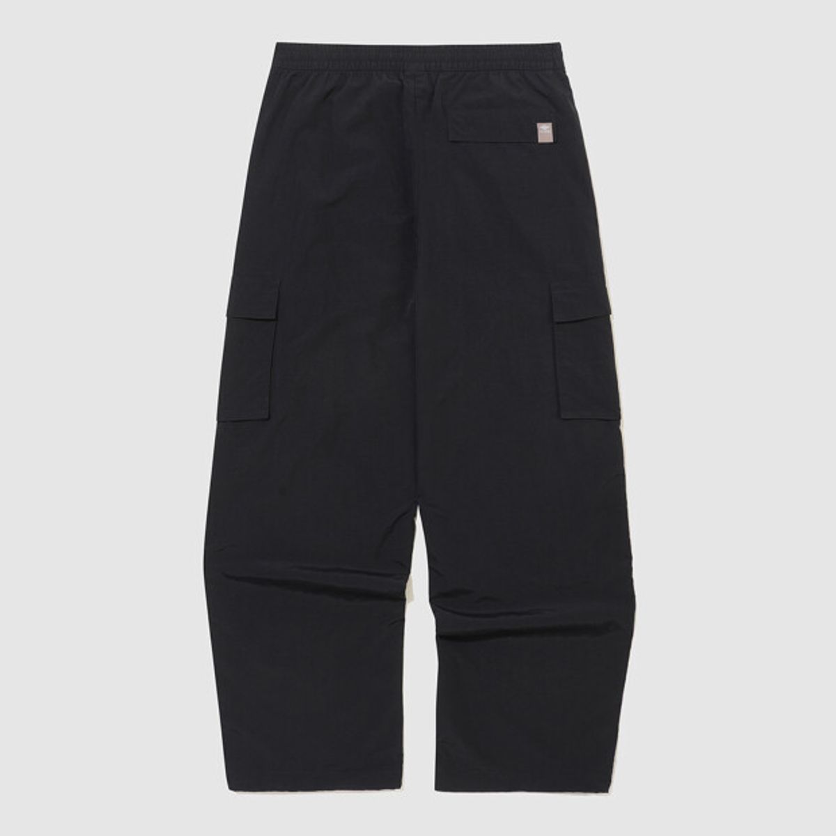 엄브로(UMBRO) 클래식 와이드 조거 2WAY 카고 팬츠 블랙 UR121CPT31