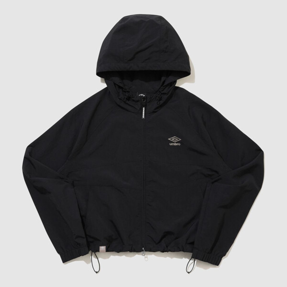 엄브로(UMBRO) 클래식 우먼스 후드형 바람막이 집업 자켓 블랙 UR122CJK32