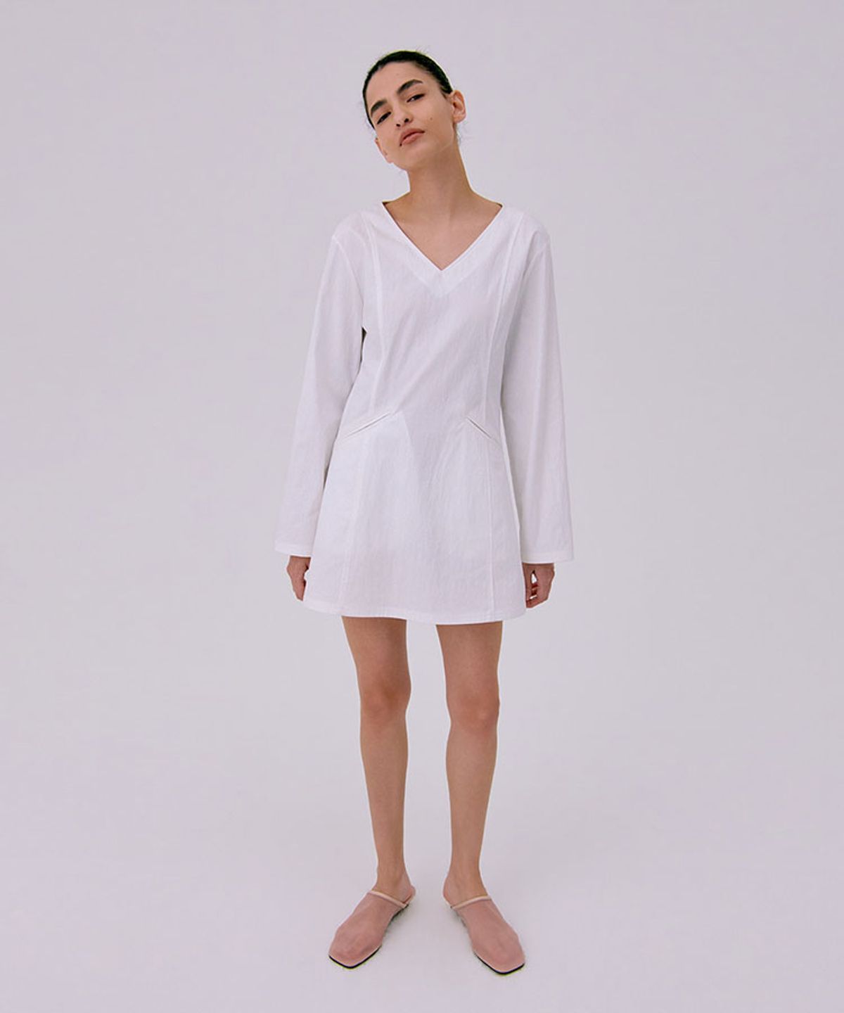 분더캄머(WNDERKAMMER) V-neck Mini Dress_White