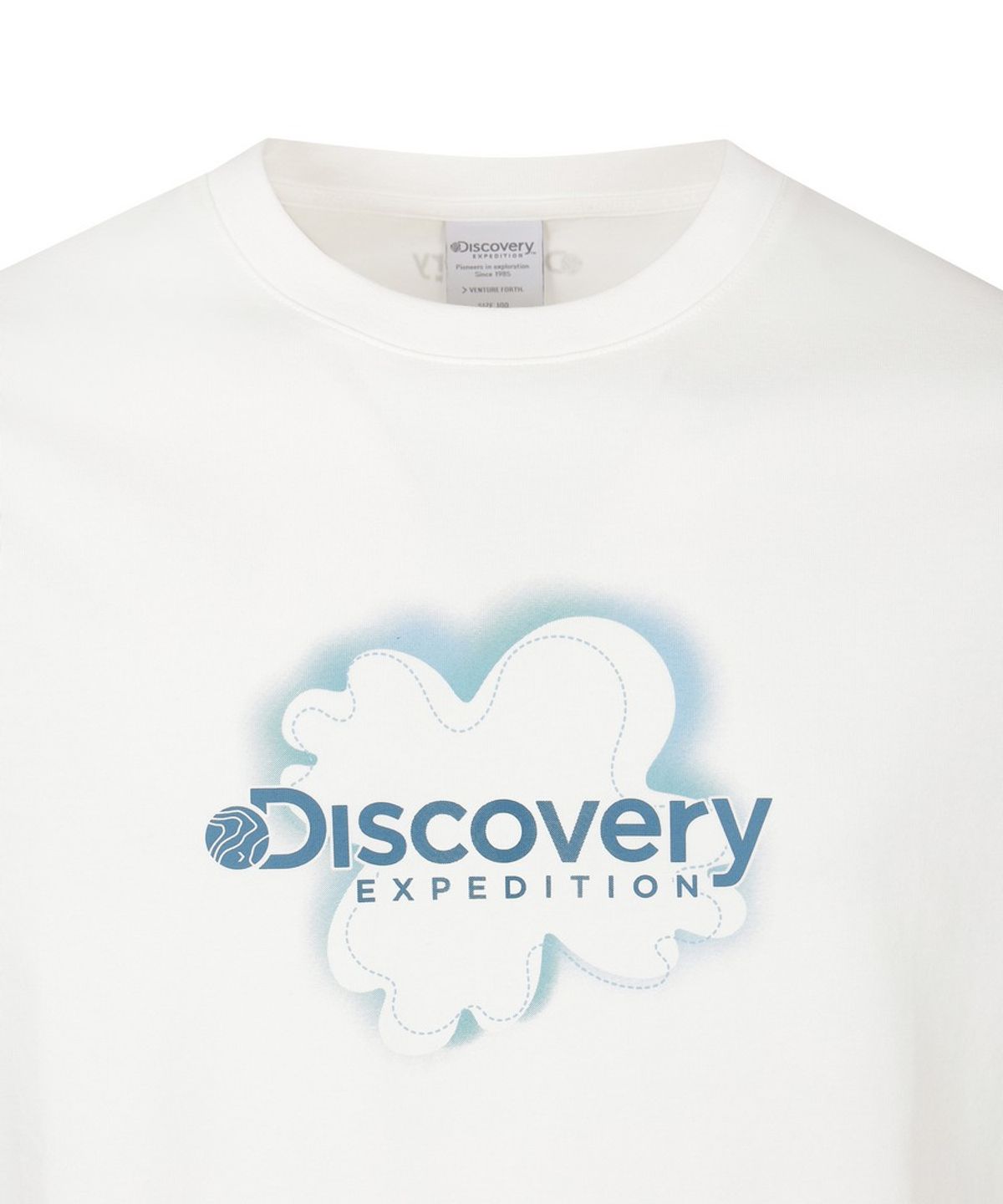 디스커버리 익스페디션(DISCOVERY EXPEDITION) 유니 프레시벤트 맵 레터링 반팔티셔츠 (WHITE)