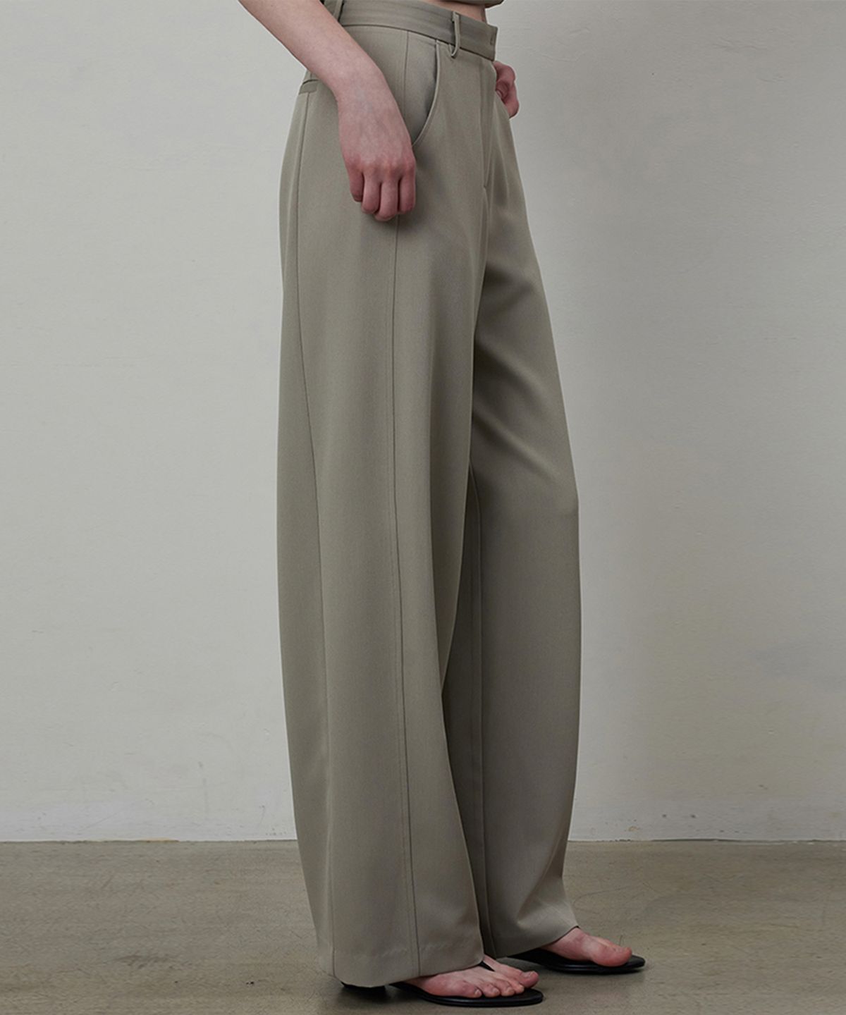퀸스래빗(Q'SRB) Formal Stretch Wide-Leg Curved Slacks