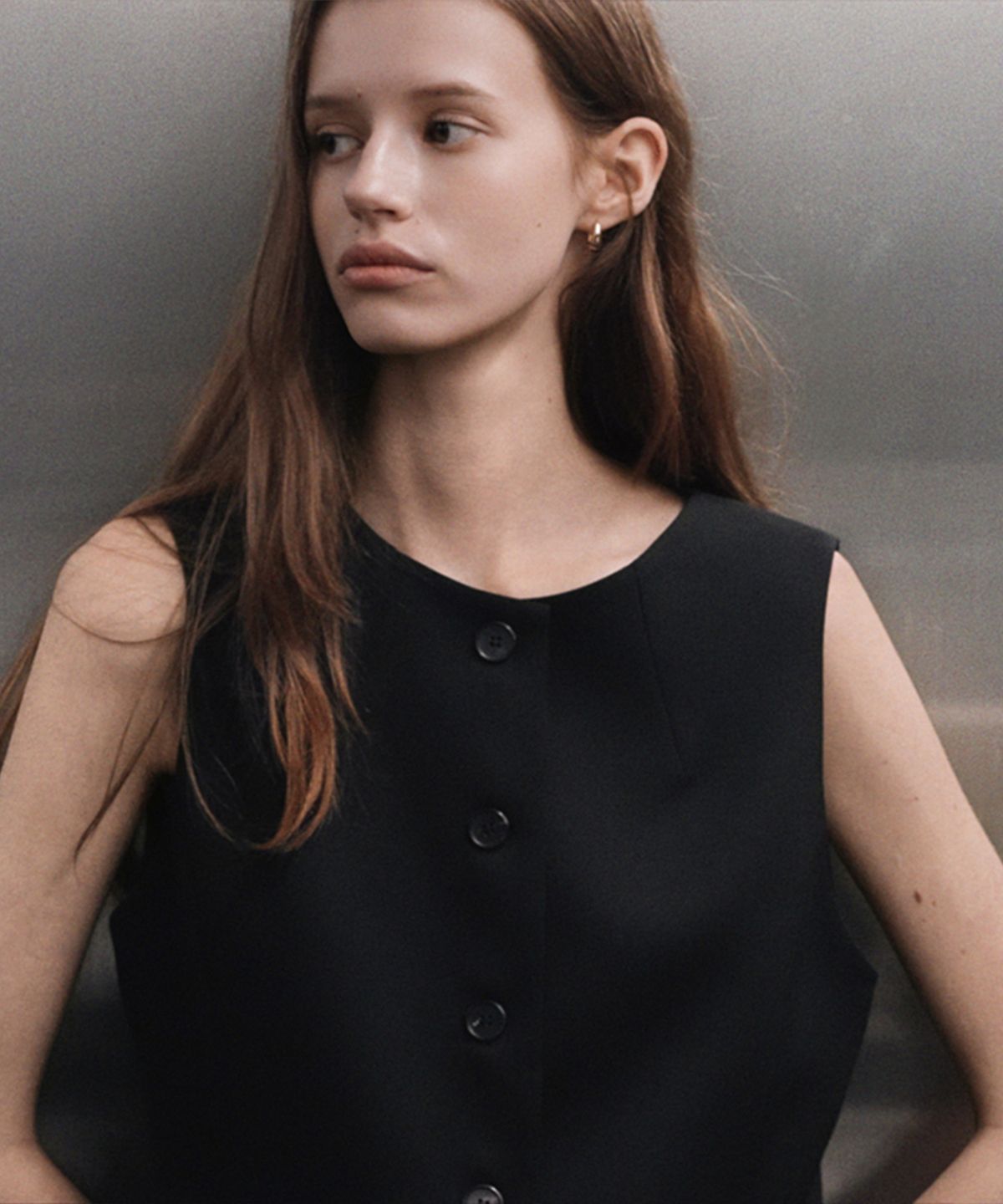 퀸스래빗(Q'SRB) Formal Structured Round Neck Tailored Vest