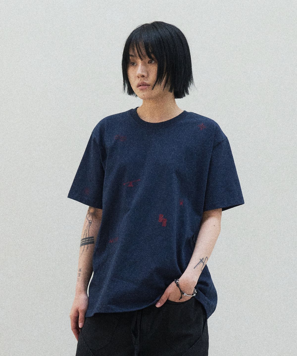슬로우애시드(SLOWACID) 워시드 스탬프 반팔 티셔츠 [네이비]