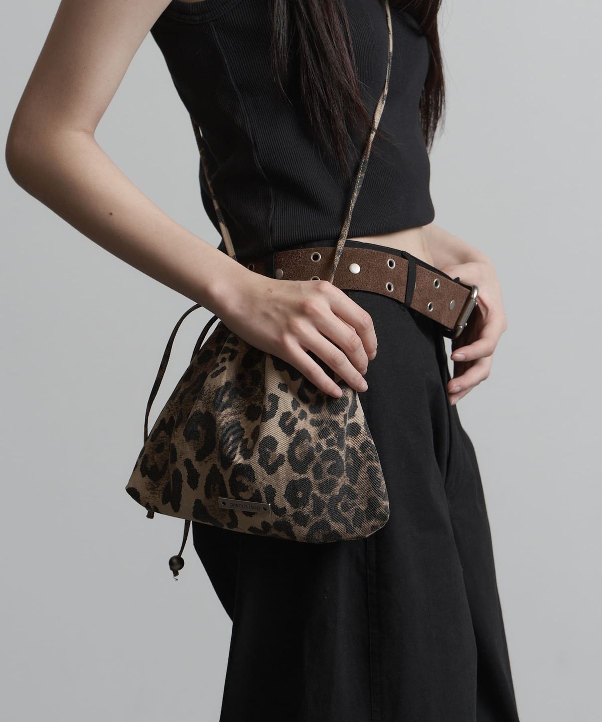 피넛루프(PEANUT LOOP) Leopard Pouch Bag Brown