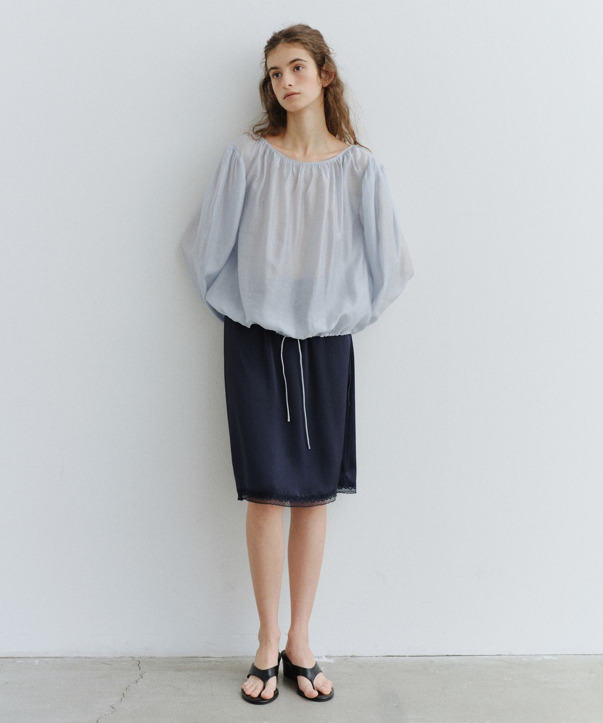 유라고(URAGO) Satin lace midi skirt