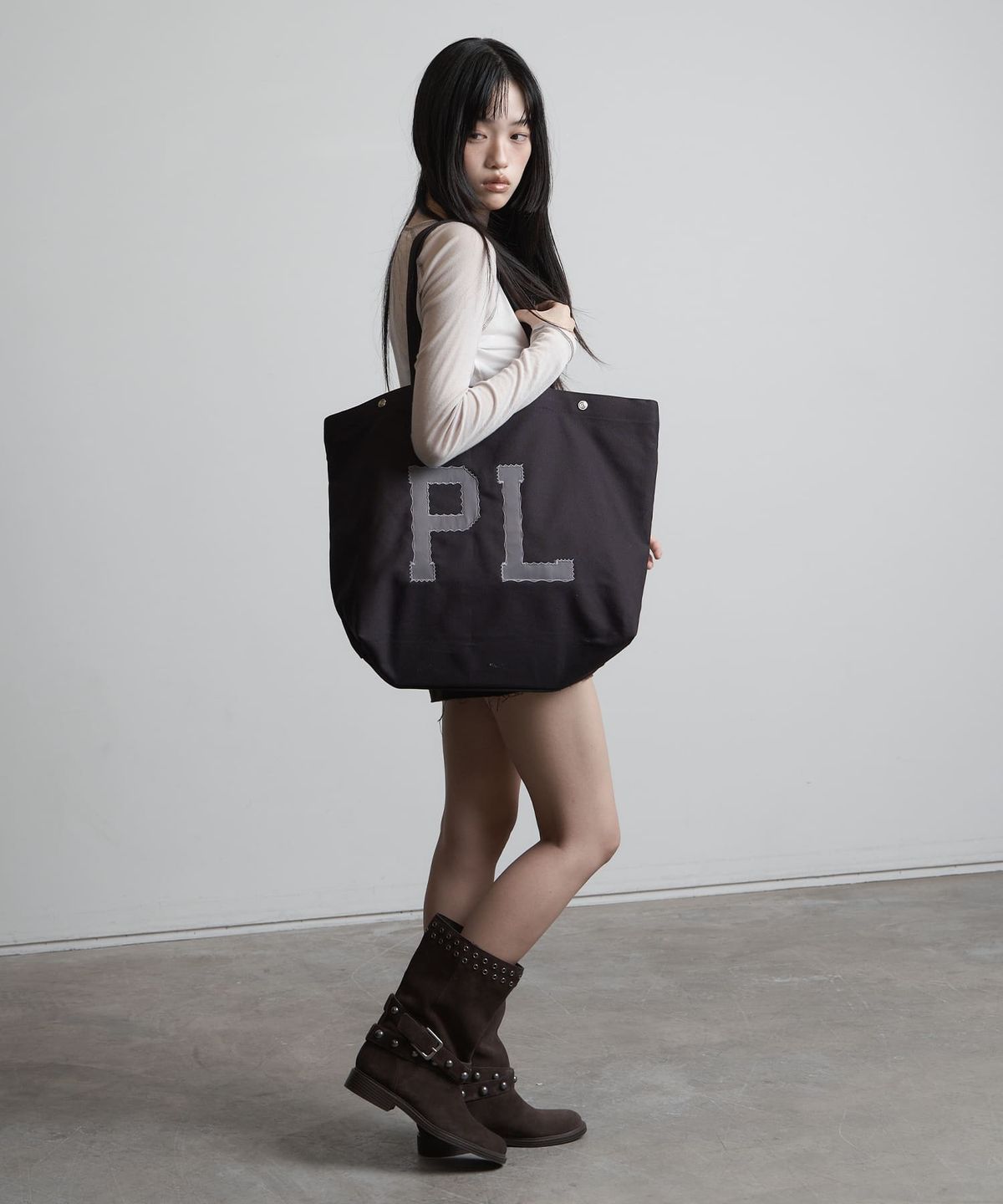 피넛루프(PEANUT LOOP) PL Applique Canvas bag Black Berry