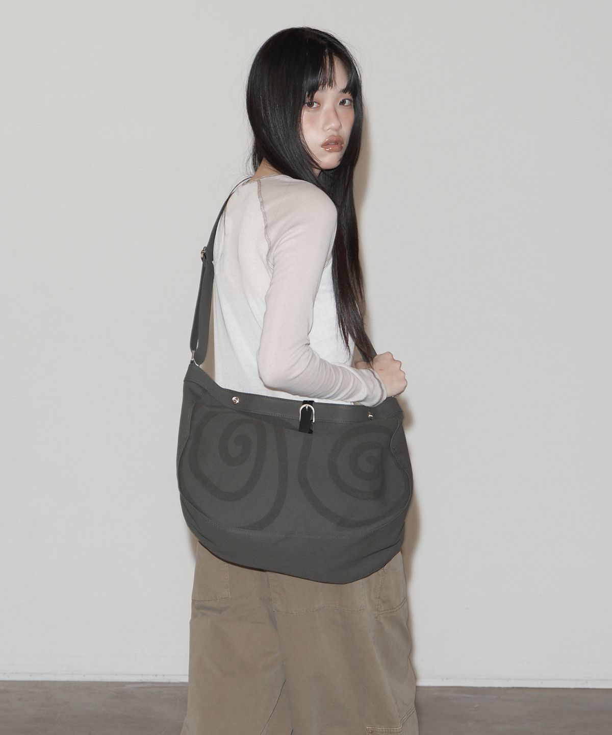 피넛루프(PEANUT LOOP) Spiral Canvas cross bag Khaki