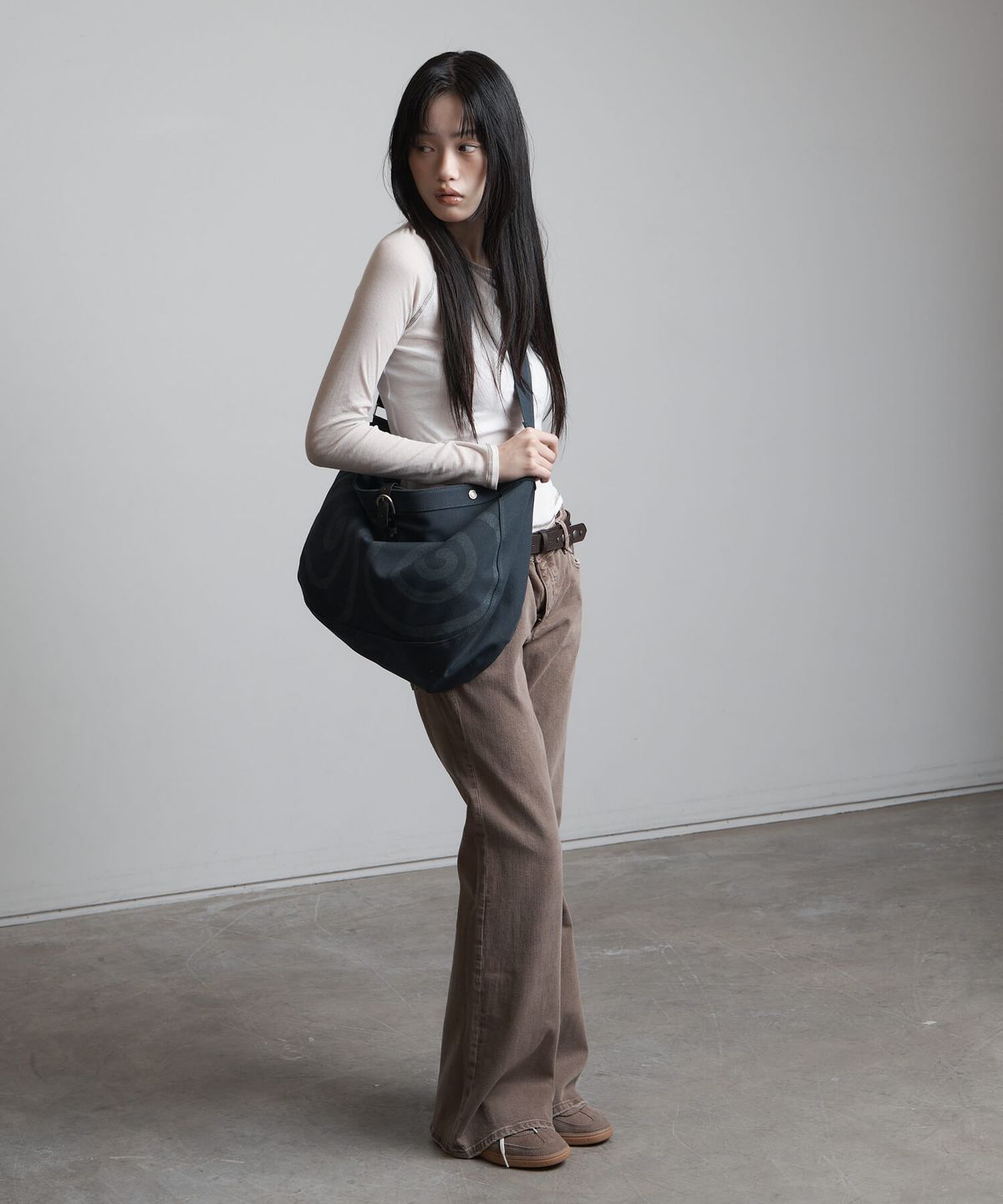 피넛루프(PEANUT LOOP) Spiral Canvas cross bag Navy