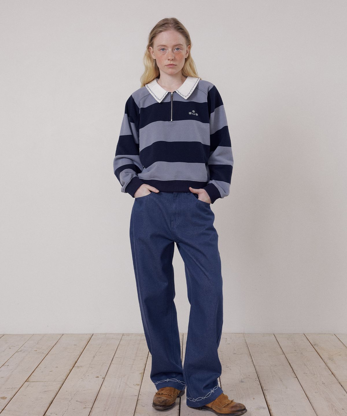 프리터(FRITUR) Embroidery Round Collar Sweatshirt Light Blue_F261TS04