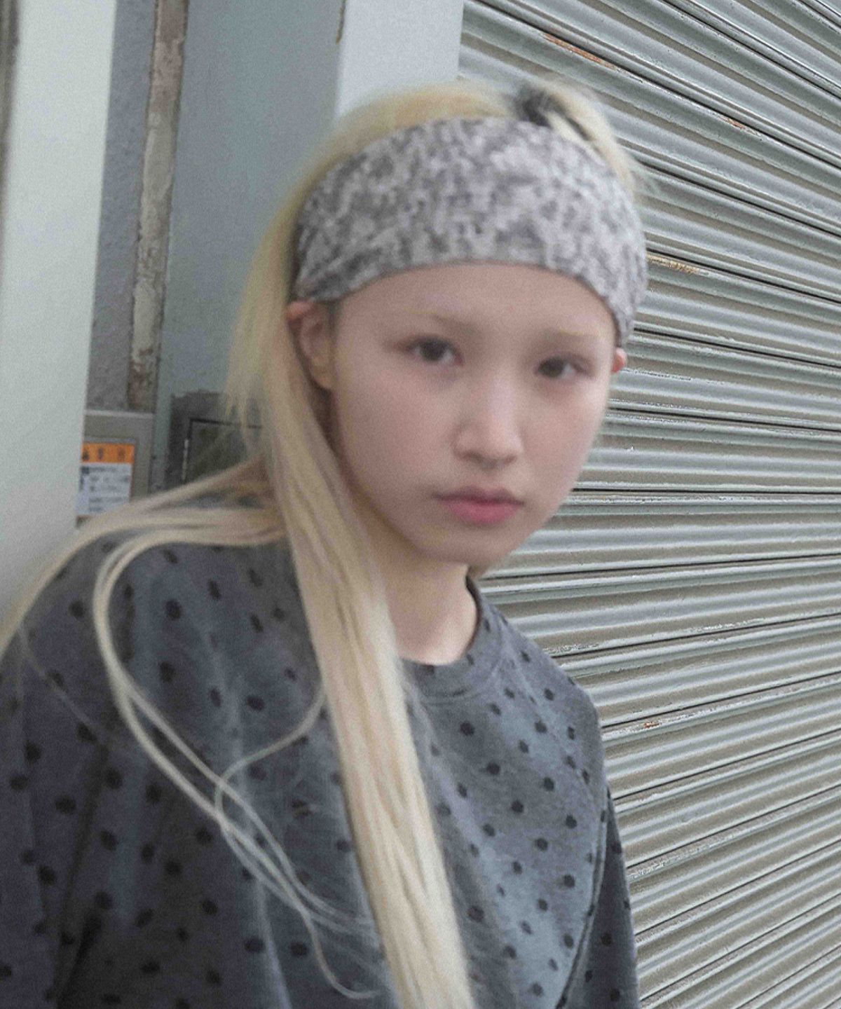쿠키시(KOOKEESEE) 링클 헤드 밴드 (마블 그레이)