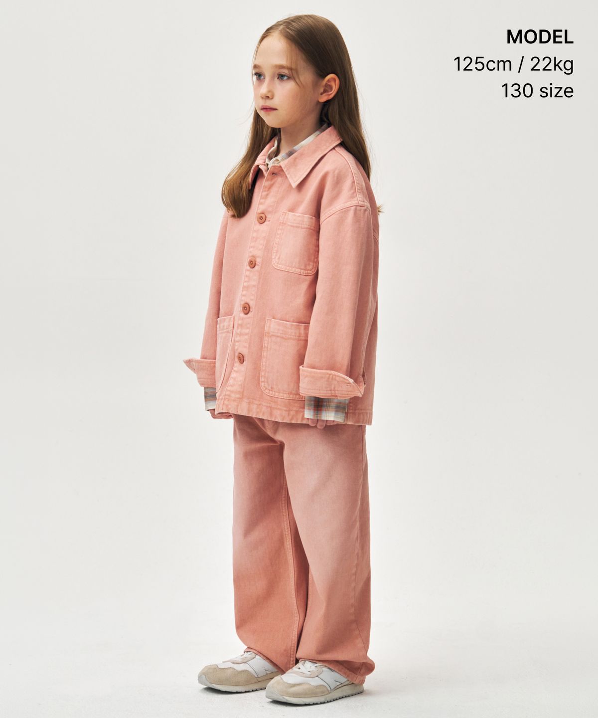 무신사 스탠다드 키즈(MUSINSA STANDARD KIDS) 피그먼트 데님 초어 재킷 & 피그먼트 와이드 데님 팬츠 셋업 [코랄]