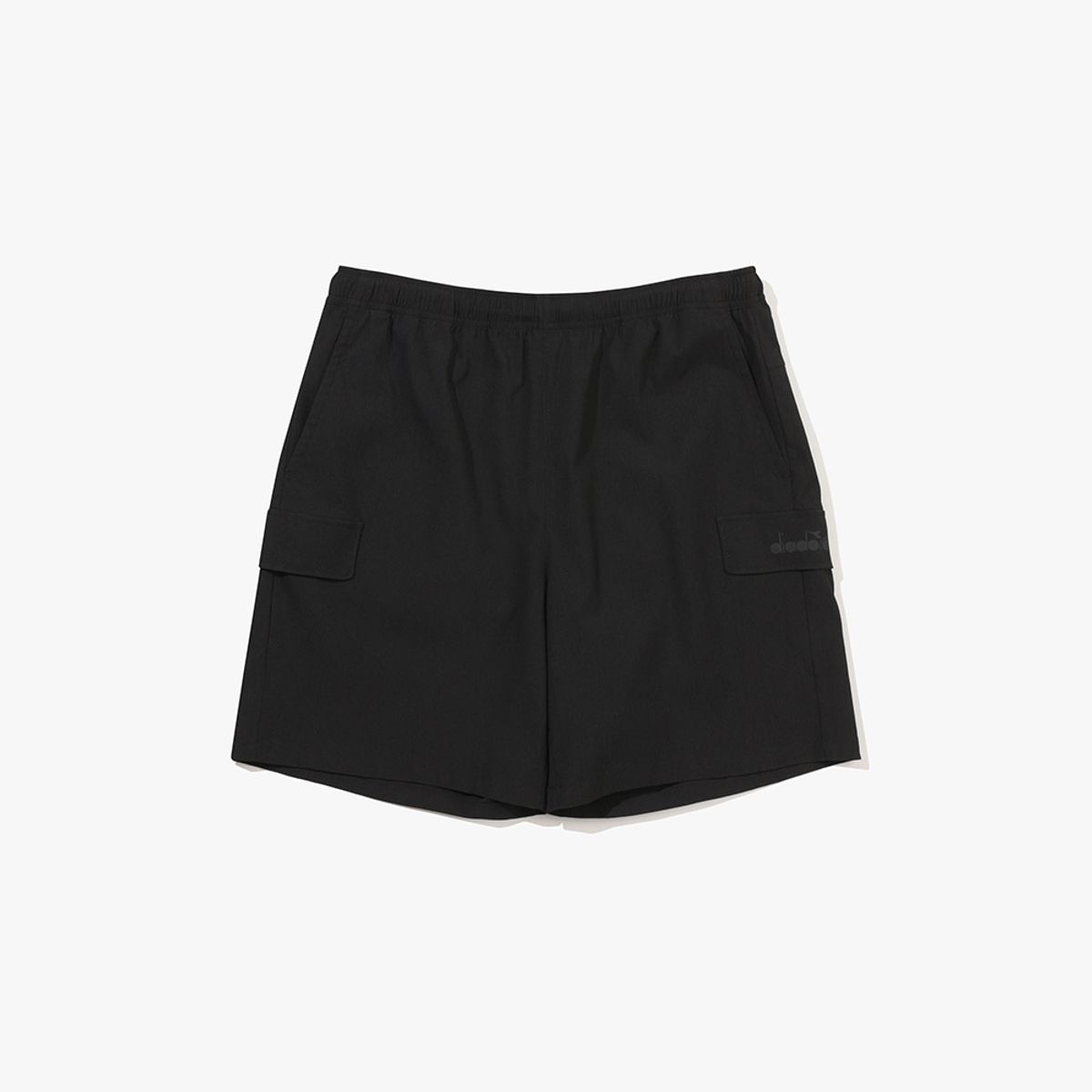 디아도라(diadora) 마이크로 플리츠 쇼츠 BLACK