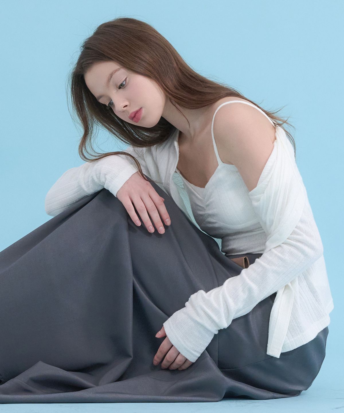 미케네(MICANE) 아주라 스트라이프 가디건-슬리브리스 셋업