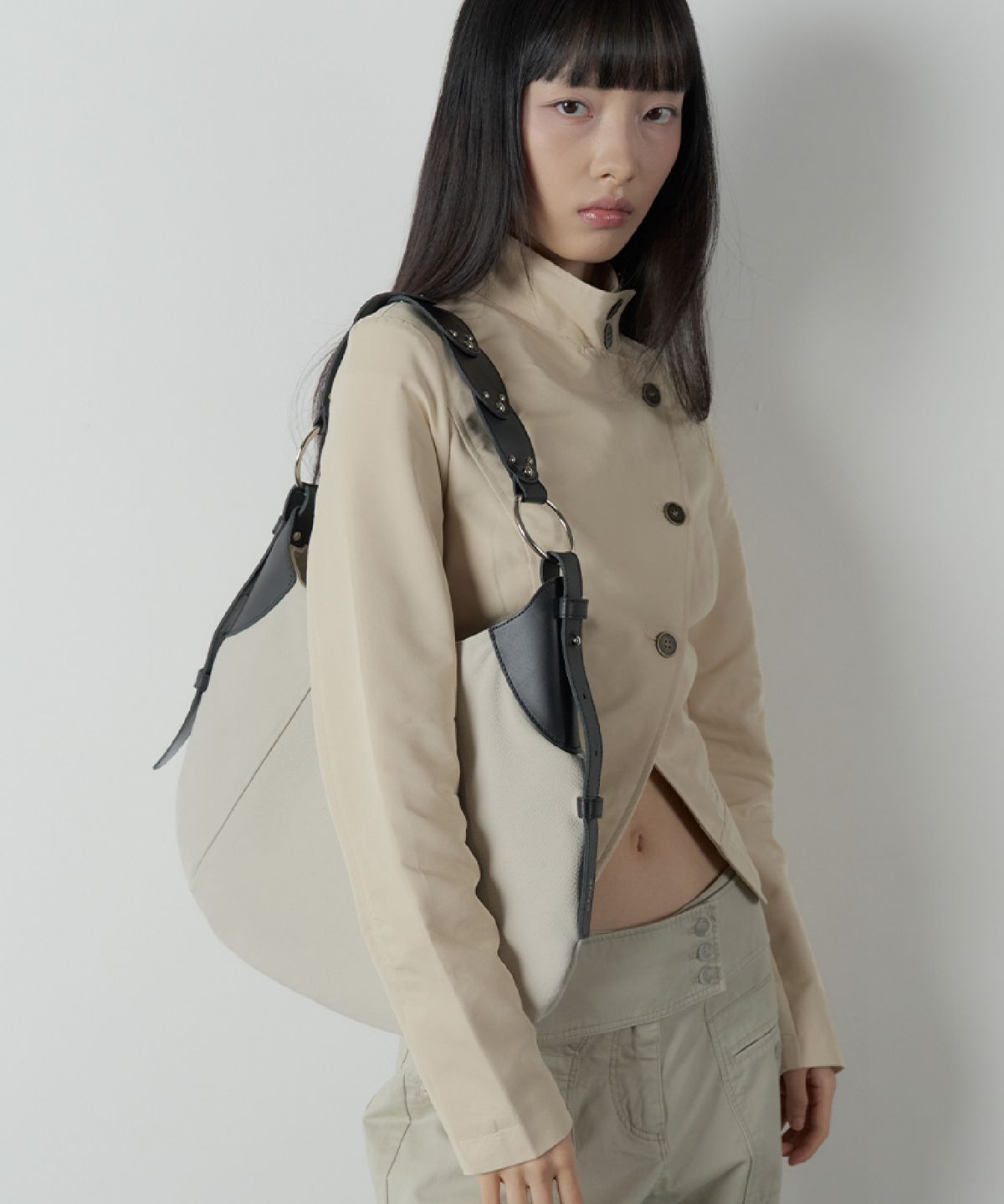 아포이(AFOYE) Ova Bag / Ivory Suede