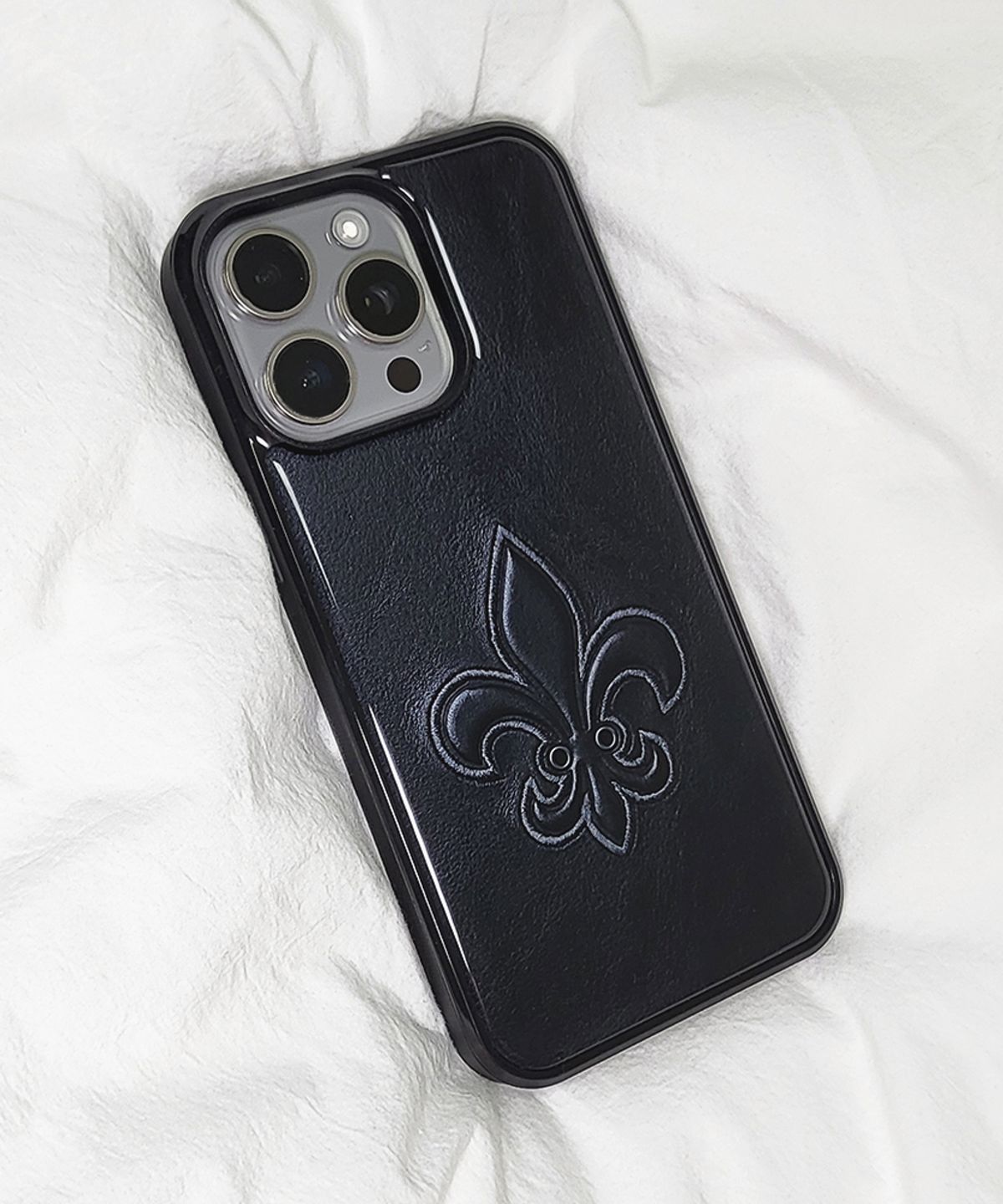 메모리즈바운더리(MEMORIESBOUNDARY) AETERNA Sacred Fleur de Lis Graphic Phone Case (Graphite)(BK_Epoxy/MagSafe Glass)